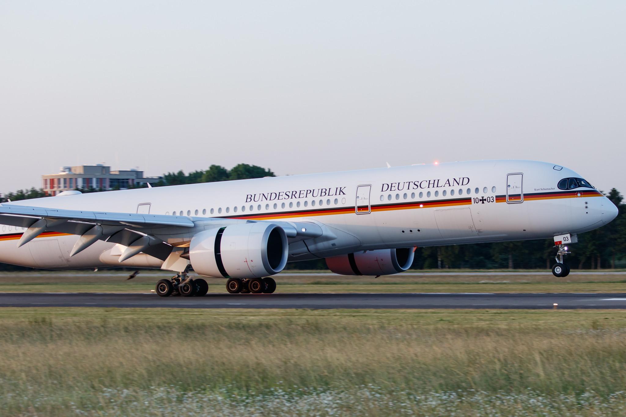 Hamburg Airport: Hamburg Airport: German Air Force (/ GAF) |  Airbus A350-941 A359 | 10+03 | MSN 416