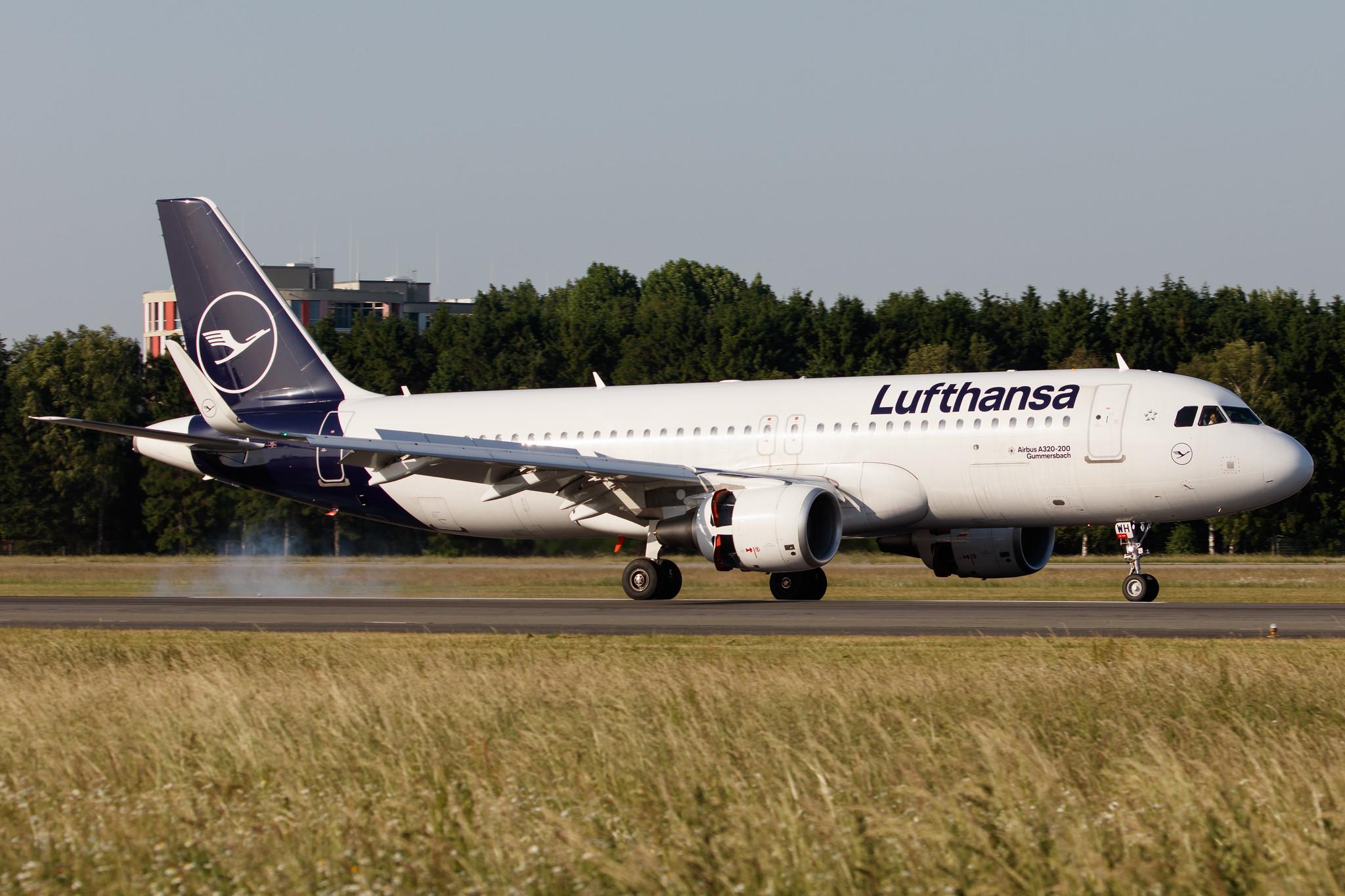 Hamburg Airport: Lufthansa (LH / DLH) |  Airbus A320-214 A320 | D-AIWH | MSN 8911