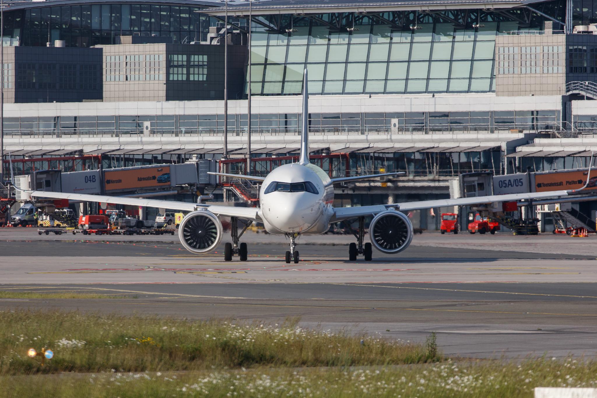 Hamburg Airport: Lufthansa (LH / DLH) |  Airbus A320-271N A20N | D-AINZ | MSN 9442