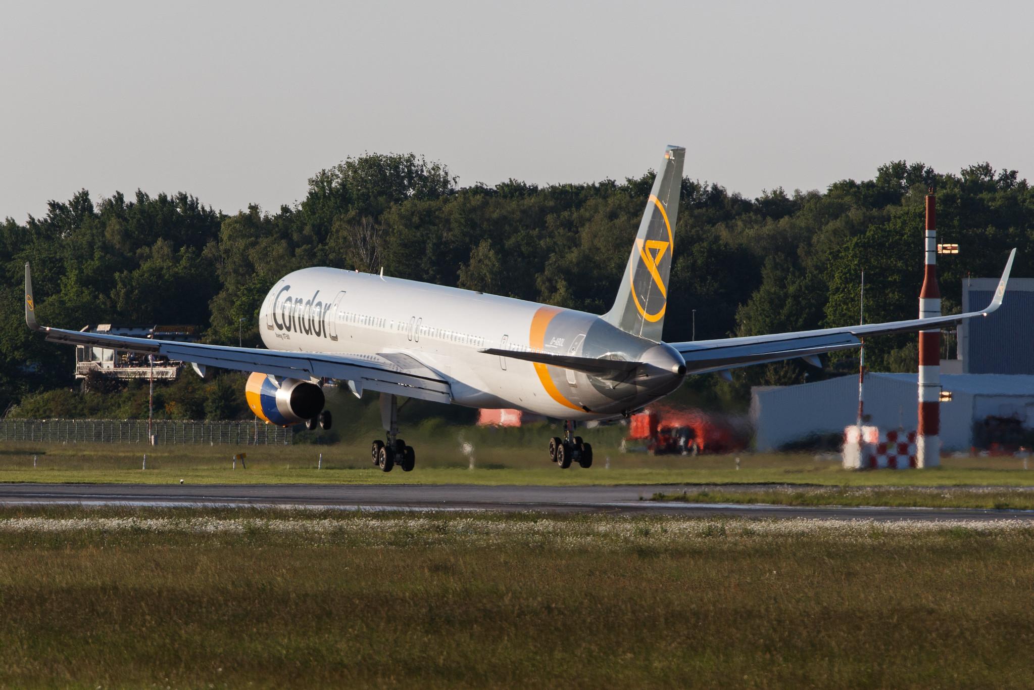 Hamburg Airport: Condor (DE / CFG) |  Boeing 757-330 B753 | D-ABOL | MSN 29021