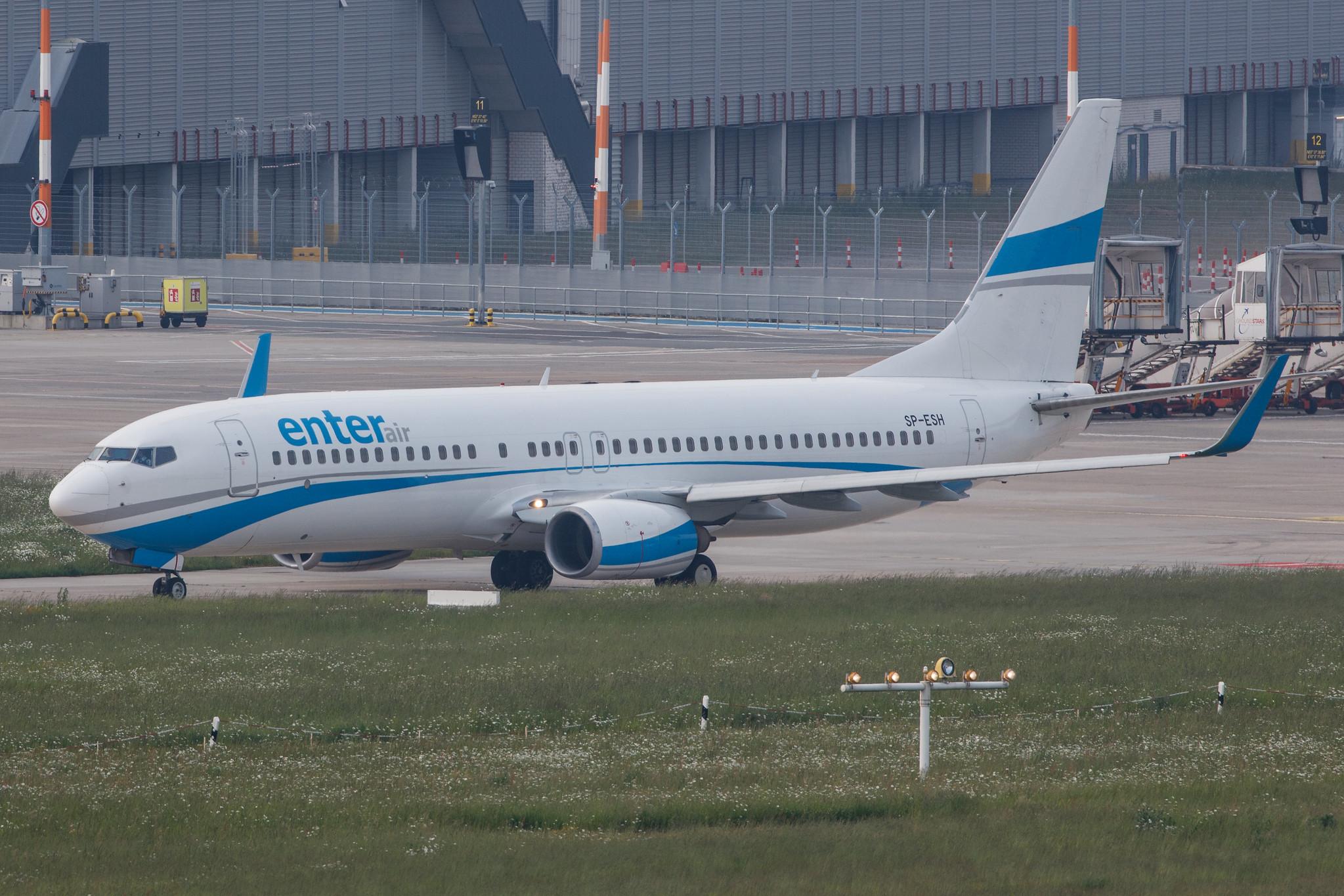 Hamburg Airport: Enter Air (E4 / ENT) |  Boeing 737-81M B738 | SP-ESH | MSN 35287
