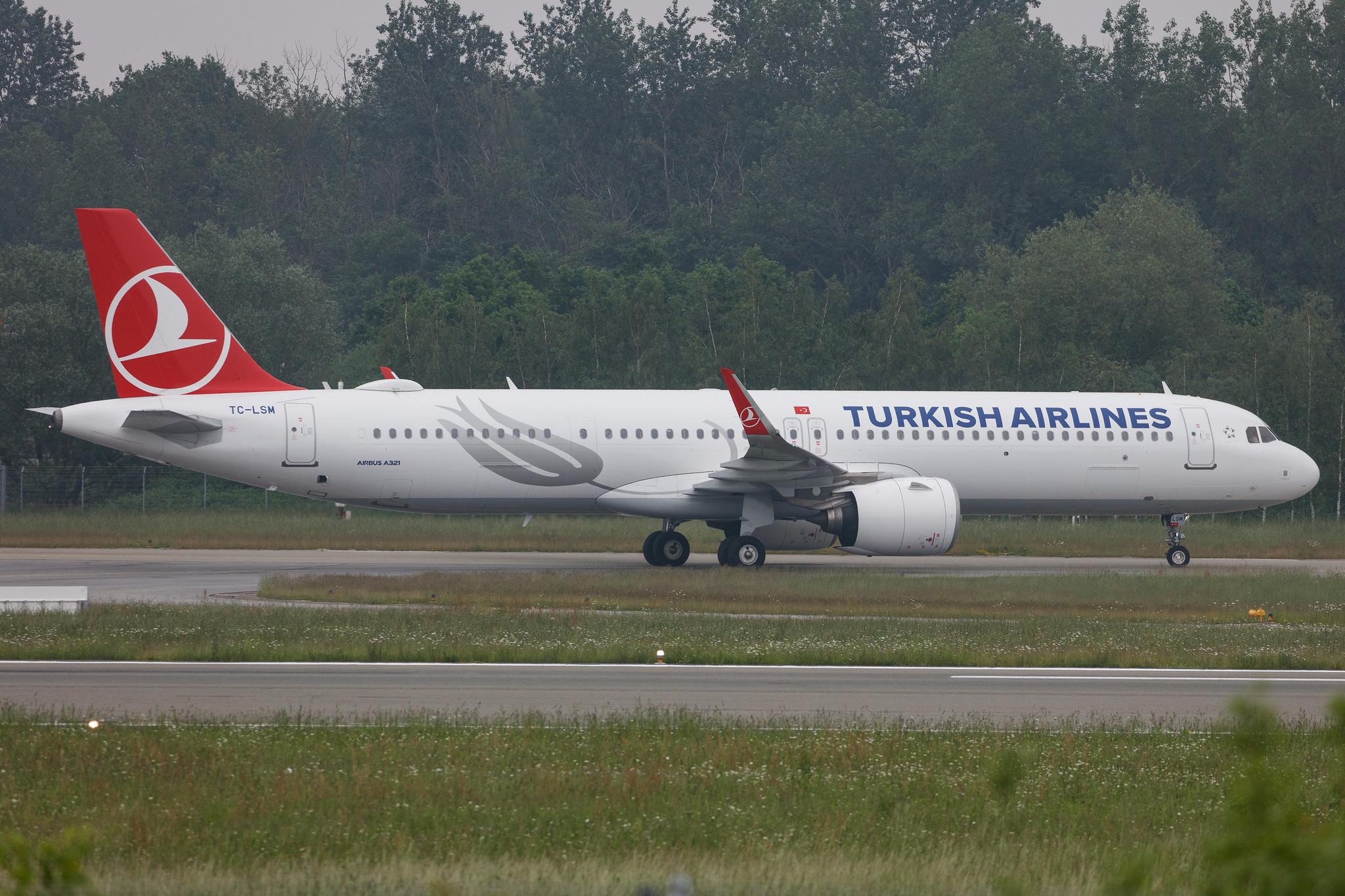 Hamburg Airport: Turkish Airlines (TK / THY) |  Airbus A321-271NX A21N | TC-LSM | MSN 09044