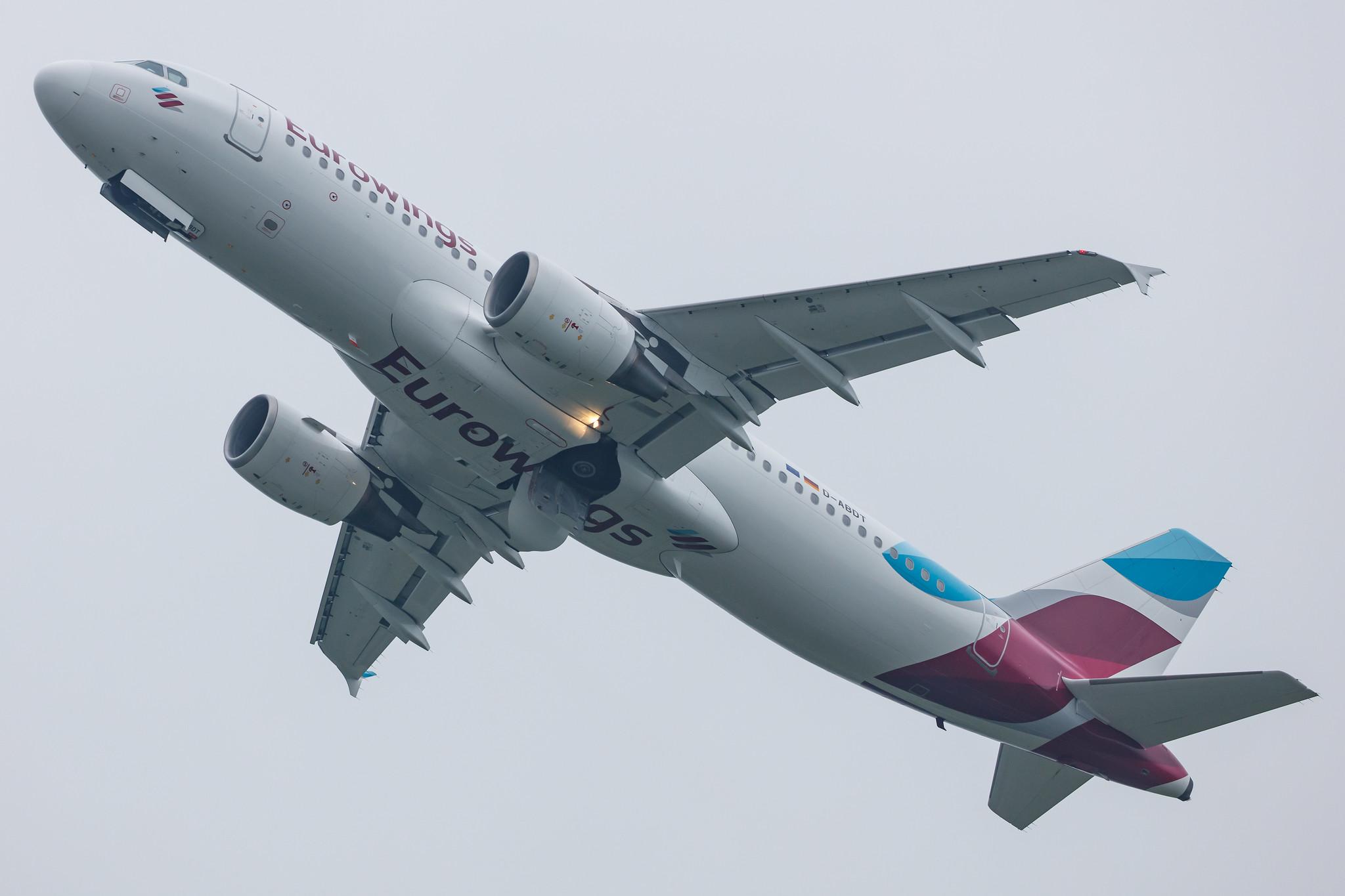 Hamburg Airport: Eurowings (EW / EWG) |  Airbus A320-214 A320 | D-ABDT | MSN 3422