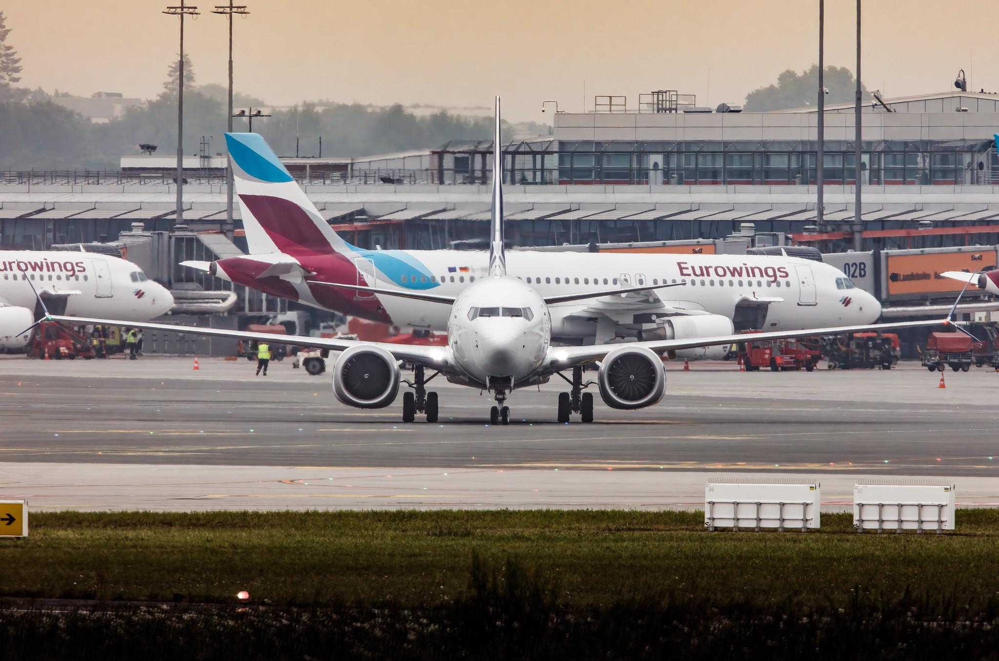 Hamburg Airport: Blue Air (0B / BLA) |  Boeing 737 MAX 8 B38M | YR-MXA | MSN 43309