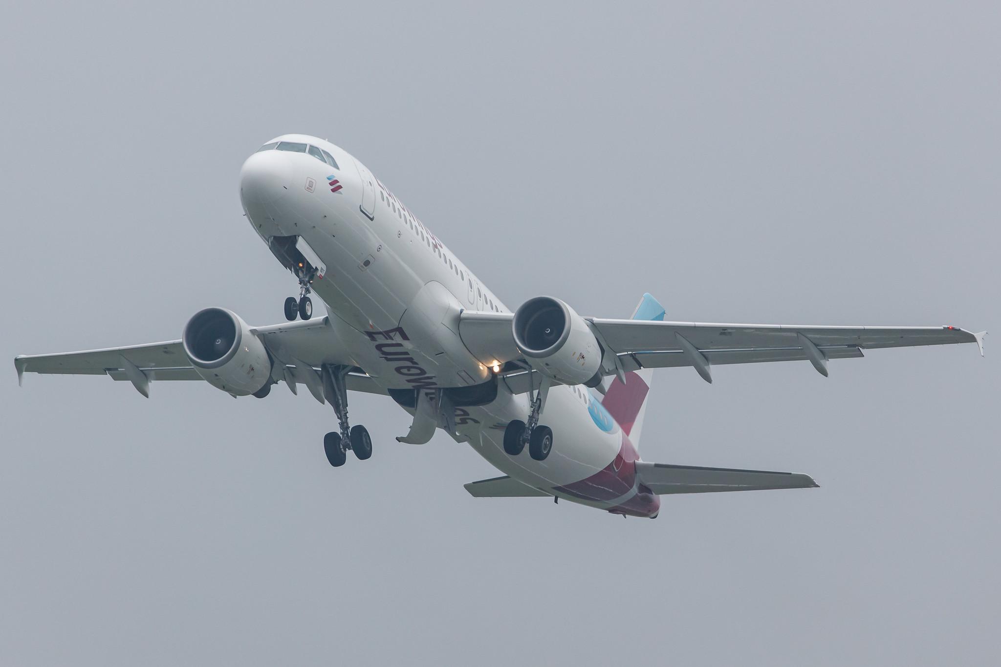 Hamburg Airport: Eurowings (EW / EWG) |  Airbus A320-214 A320 | D-ABDT | MSN 3422