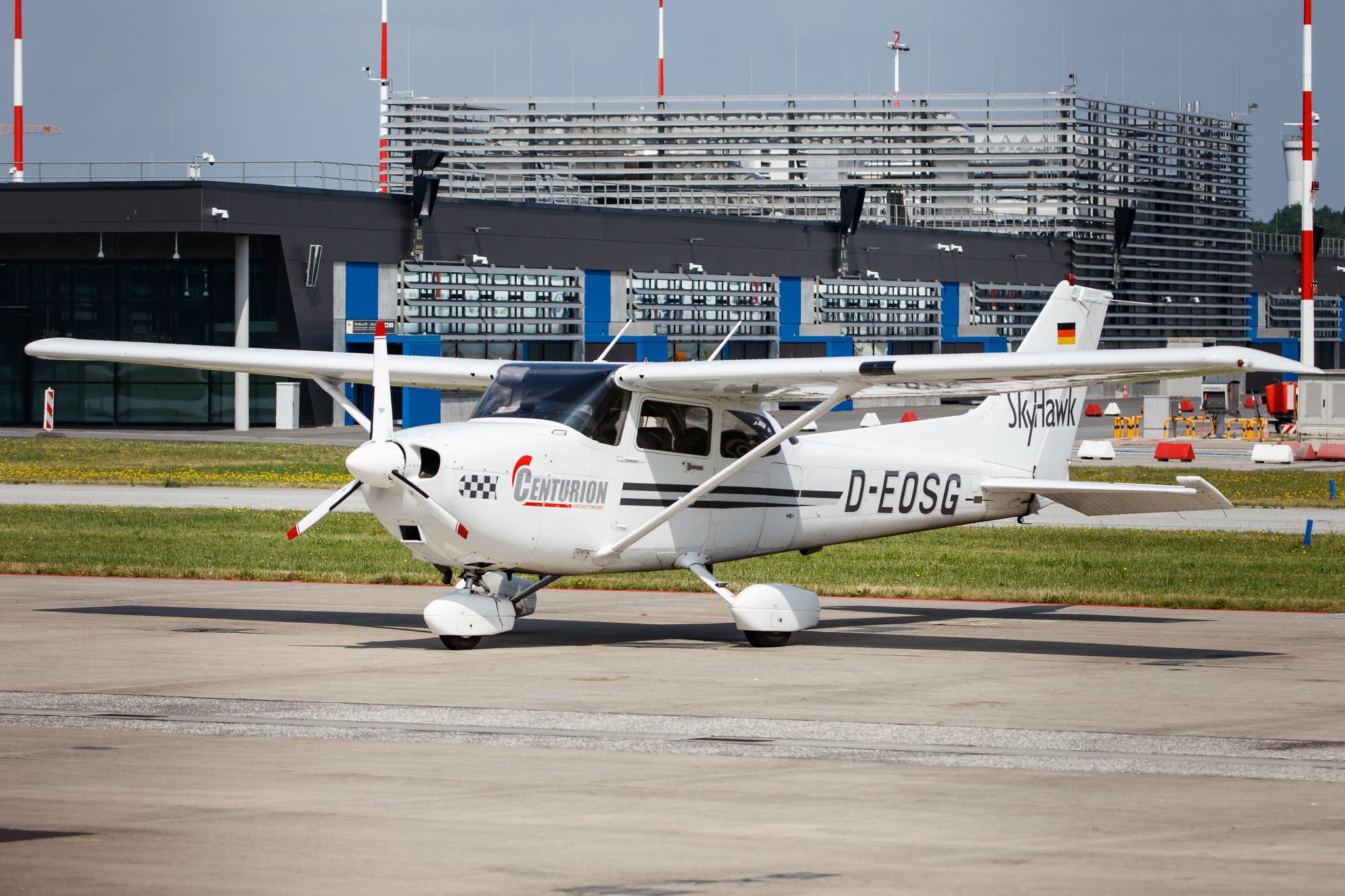Hamburg Airport: Private owner |  Cessna 172R Skyhawk II C172 | D-EOSG | MSN 17281200