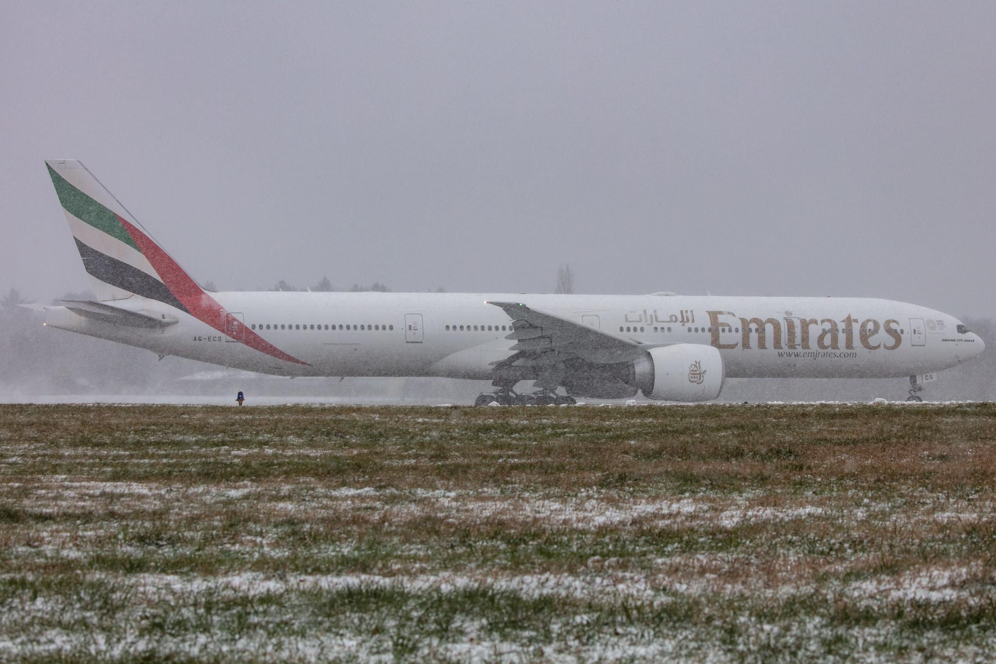 Hamburg Airport: Emirates (EK / UAE) |  Boeing 777-31H(ER) B77W | A6-ECS | MSN 38980