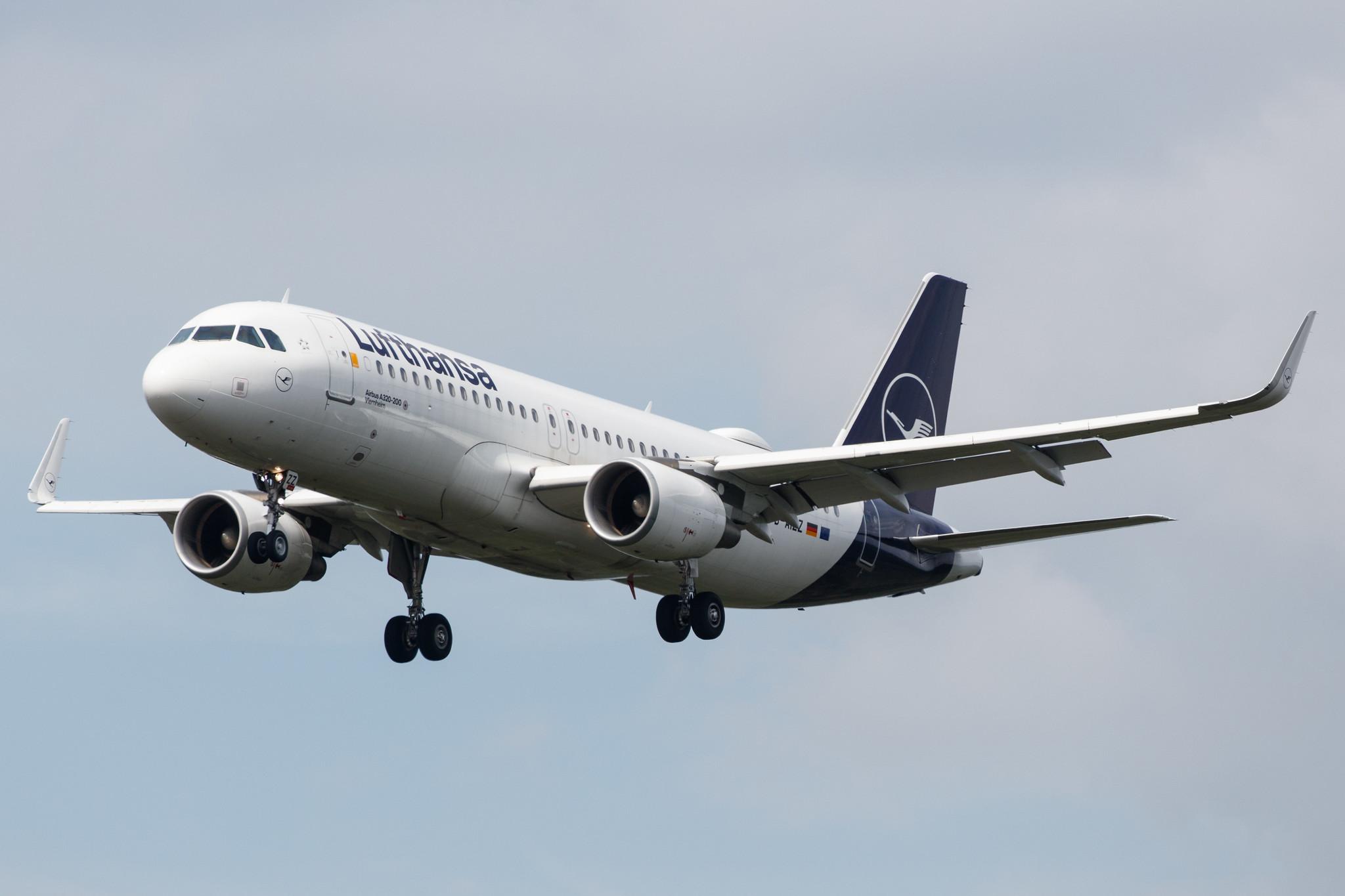 Frankfurt Airport: Lufthansa (LH / DLH) |  Airbus A320-214 A320 | D-AIZZ | MSN 5831