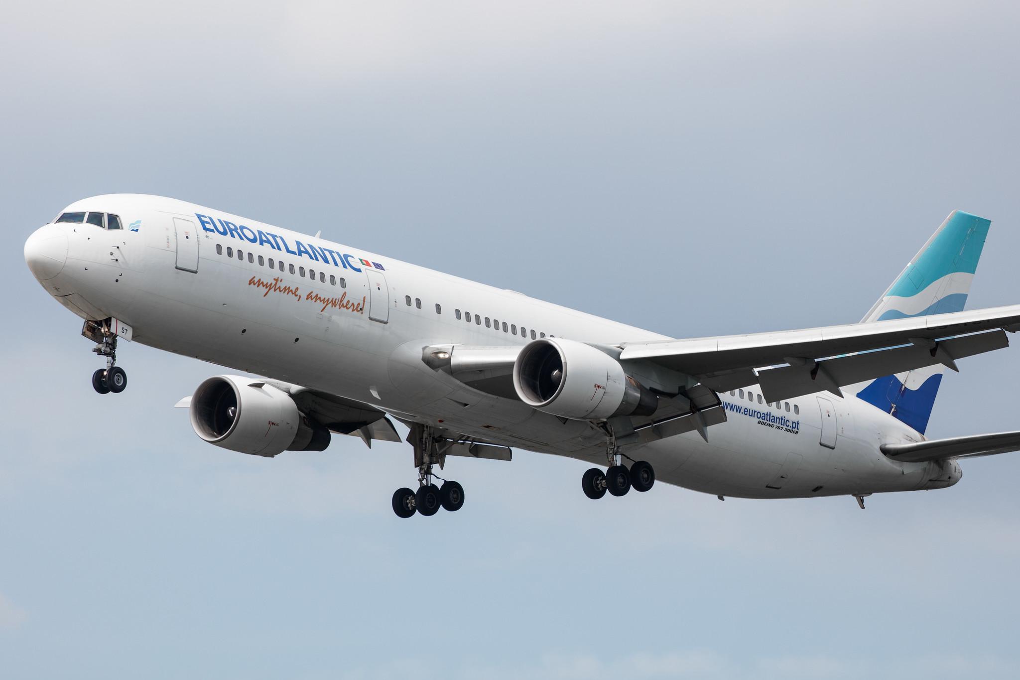 Frankfurt Airport: EuroAtlantic Airways (YU / MMZ) |  Boeing 767-34P(ER) B763 | CS-TST | MSN 33047