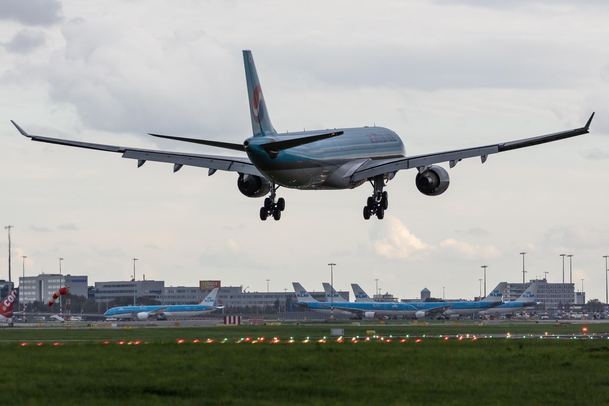 Amsterdam Schiphol: Korean Air (KE / KAL) |  Airbus A330-323 A333 | HL8025 | MSN 1611