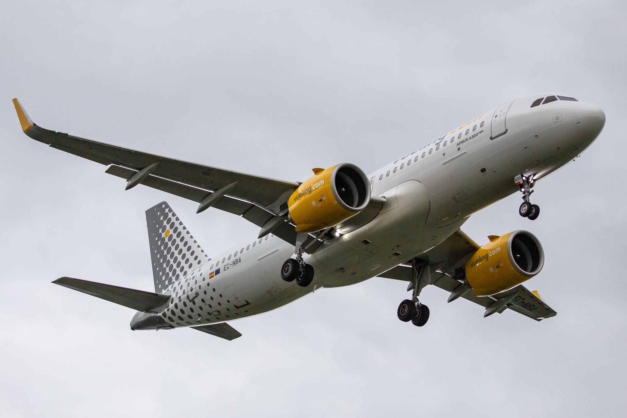 Amsterdam Schiphol: Vueling (VY / VLG) |  Airbus A320-271N A20N | EC-NBA | MSN 8665