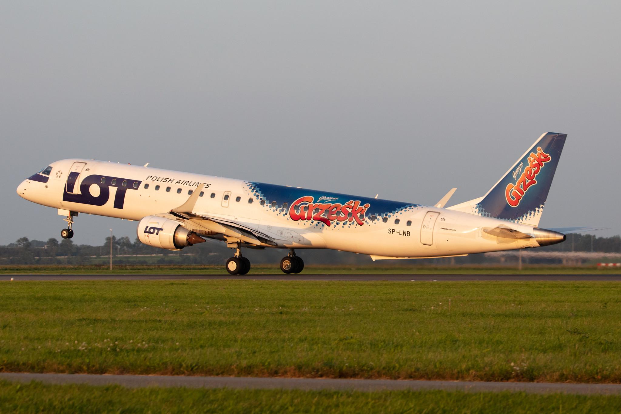 Amsterdam Schiphol: LOT (LO / LOT) |  Livery: Grzeski Livery |  Embraer E195LR E195 | SP-LNB | MSN 19000444