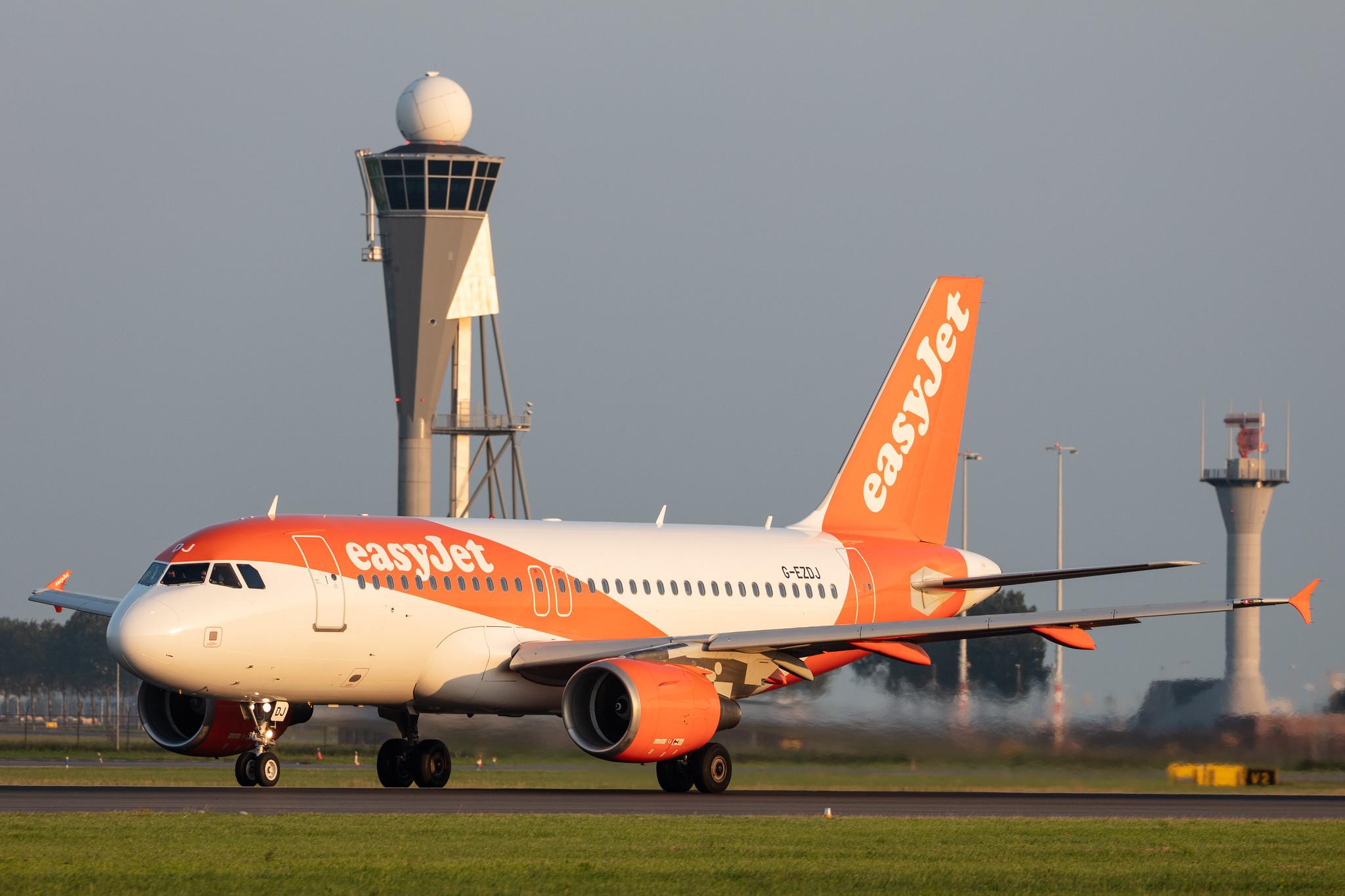 Amsterdam Schiphol: easyJet (U2 / EZY) |  Airbus A319-111 A319 | G-EZDJ | MSN 3544