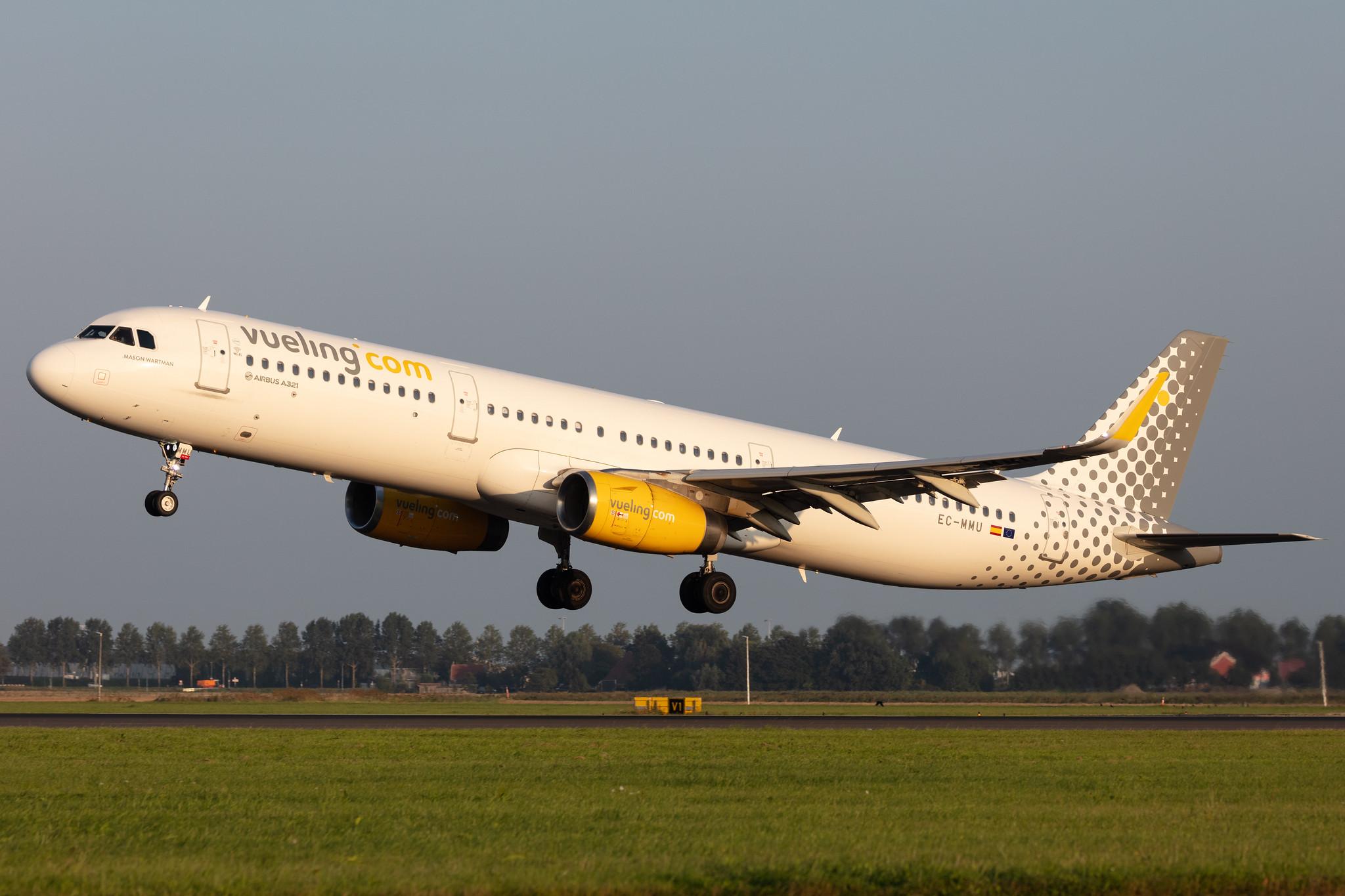 Amsterdam Schiphol: Vueling (VY / VLG) |  Airbus A321-231 A321 | EC-MMU | MSN 07218