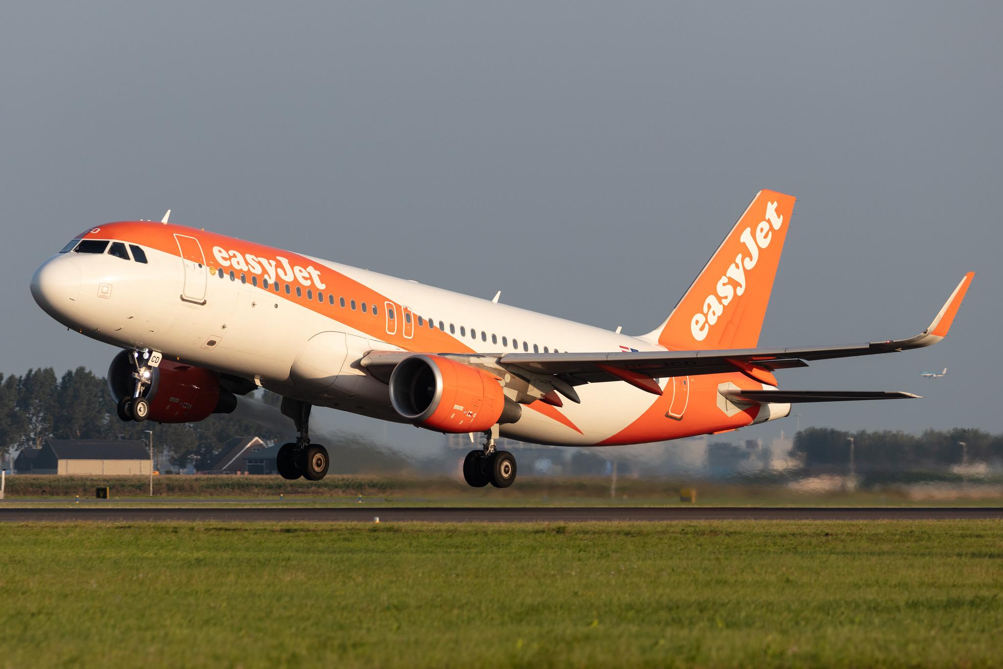 Amsterdam Schiphol: easyJet (U2 / EZY) | Operator: easyJet Europe |  Airbus A320-214 A320 | OE-ICD | MSN 7104