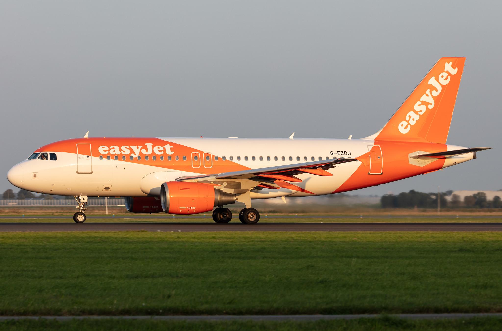 Amsterdam Schiphol: easyJet (U2 / EZY) |  Airbus A319-111 A319 | G-EZDJ | MSN 3544