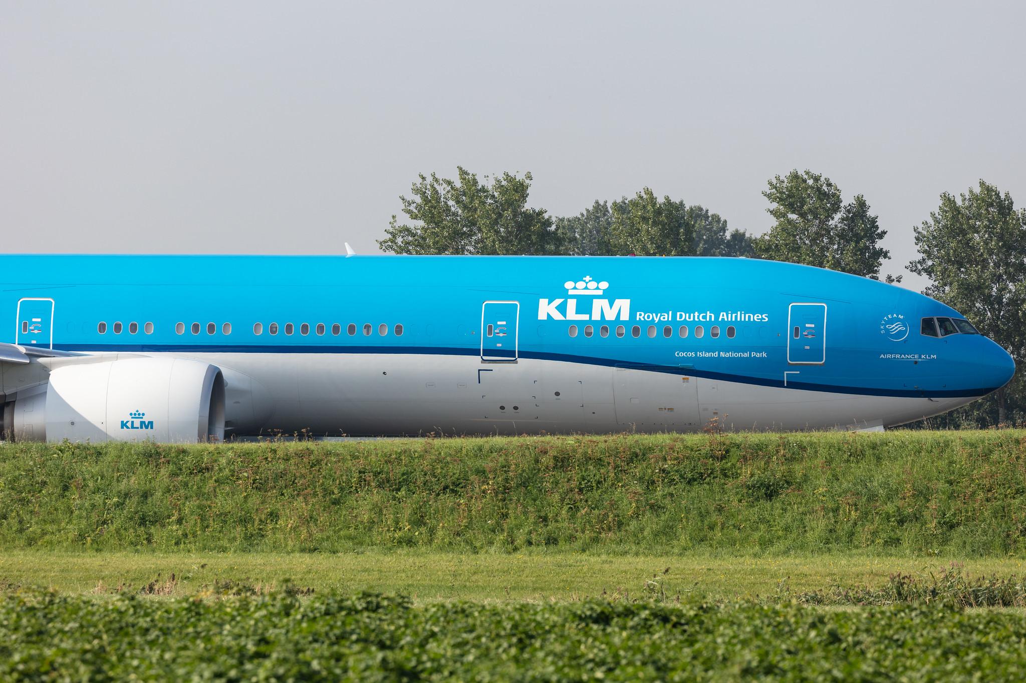 Amsterdam Schiphol: KLM (KL / KLM) |  Boeing 777-300(ER) B77W | PH-BVV | MSN 66888