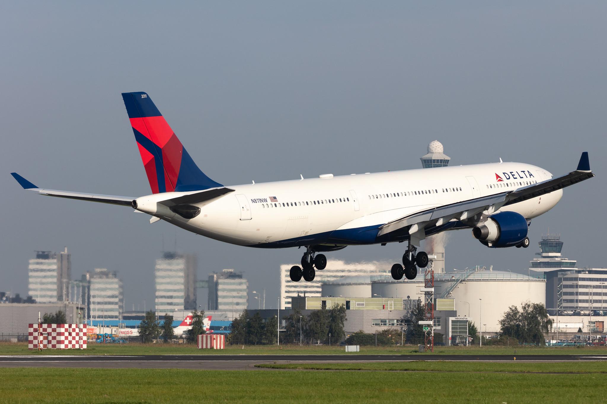 Amsterdam Schiphol: Delta Air Lines (DL / DAL) |  Airbus A330-323 A333 | N811NW | MSN 0690