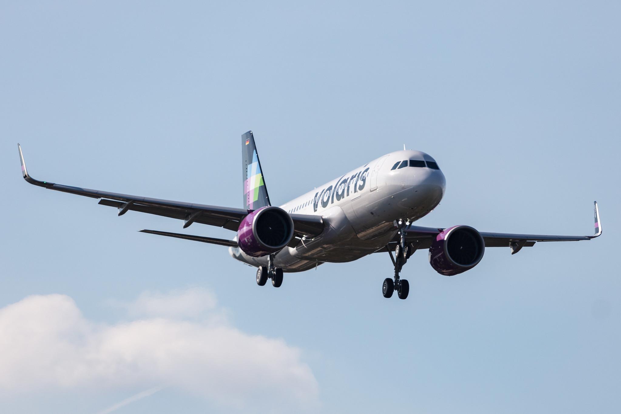Hamburg Airport: Volaris (Y4 / VOI) | Airbus A320-271N A20N | D-AXAE | MSN 9563