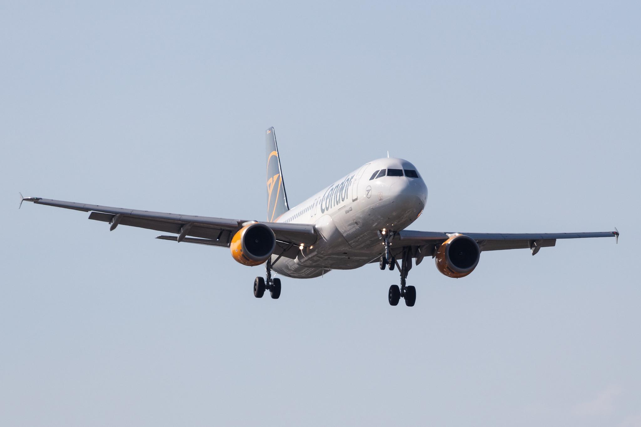 Hamburg Airport: Condor (DE / CFG) |  Airbus A320-212 A320 | D-AICD | MSN 0884
