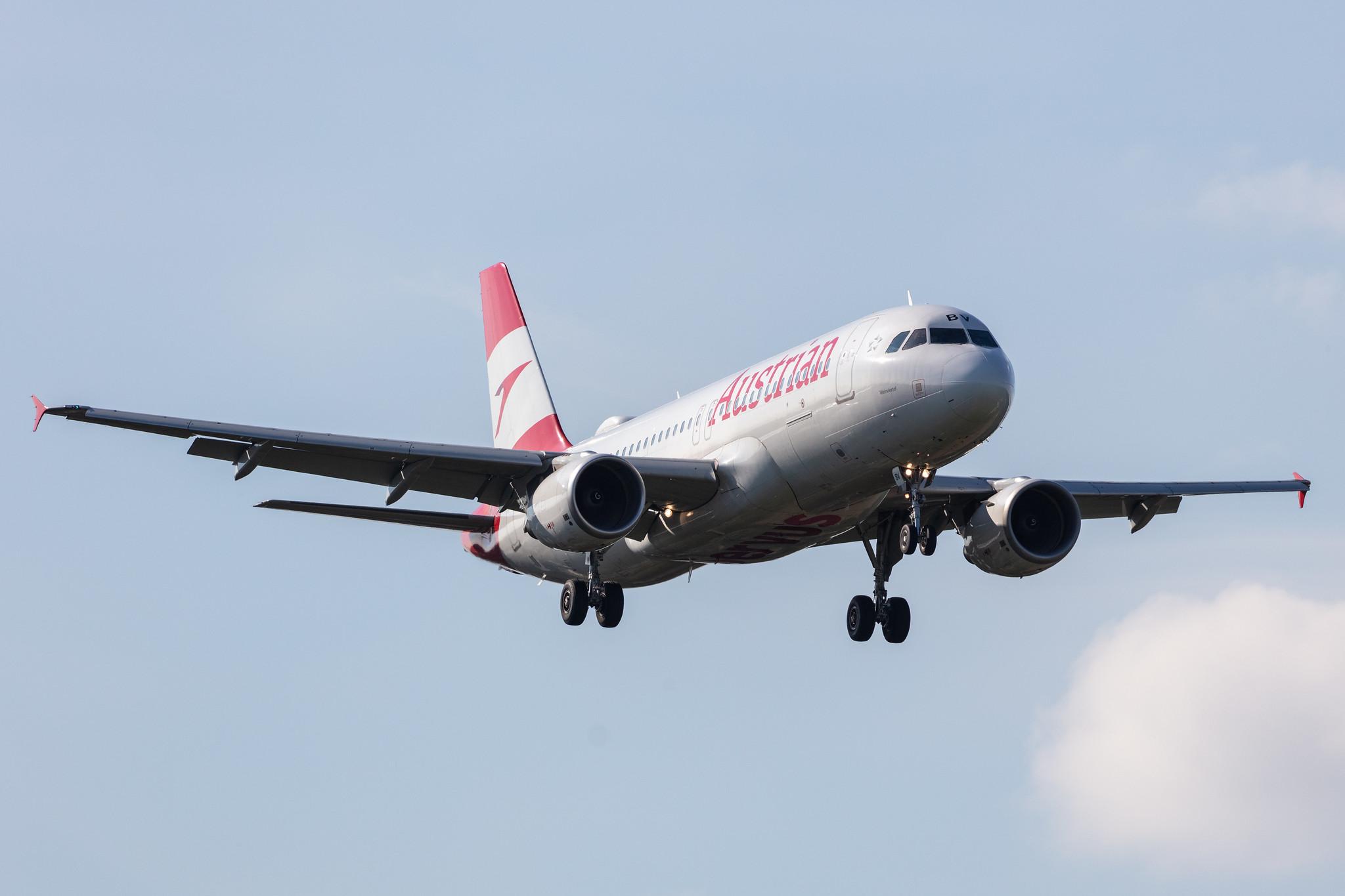 Hamburg Airport: Austrian Airlines (OS / AUA) |  Airbus A320-214 A320 | OE-LBV | MSN 1385