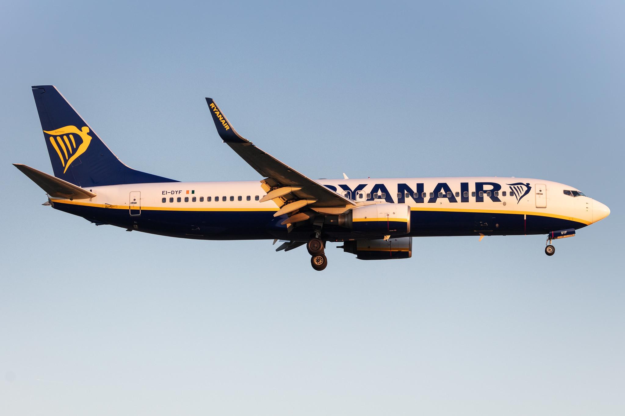 Hamburg Airport: Ryanair (FR / RYR) |  Boeing 737-8AS B738 | EI-DYF | MSN 36569