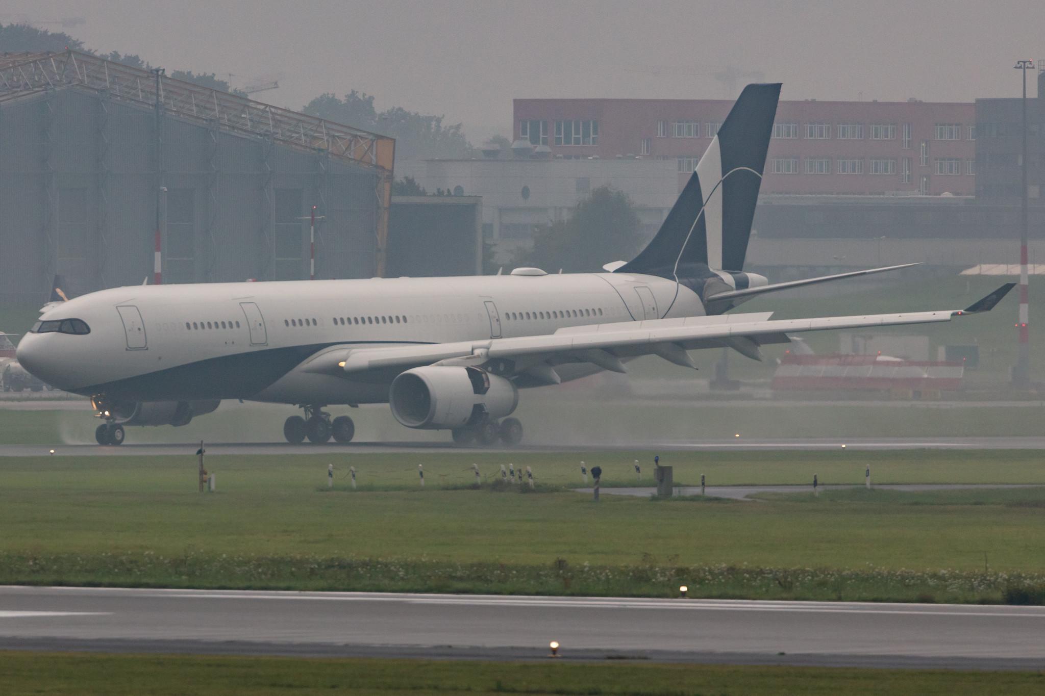 Hamburg Airport: Comlux Aruba (CS / CXB) |  Airbus A330-243 A332 | P4-MLO | MSN 0451