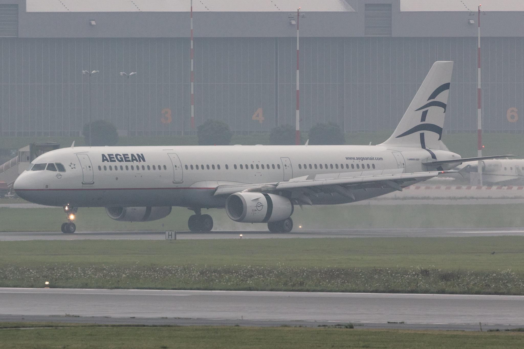 Hamburg Airport: Aegean Airlines (A3 / AEE) |  Airbus A321-231 A321 | SX-DVZ | MSN 3820