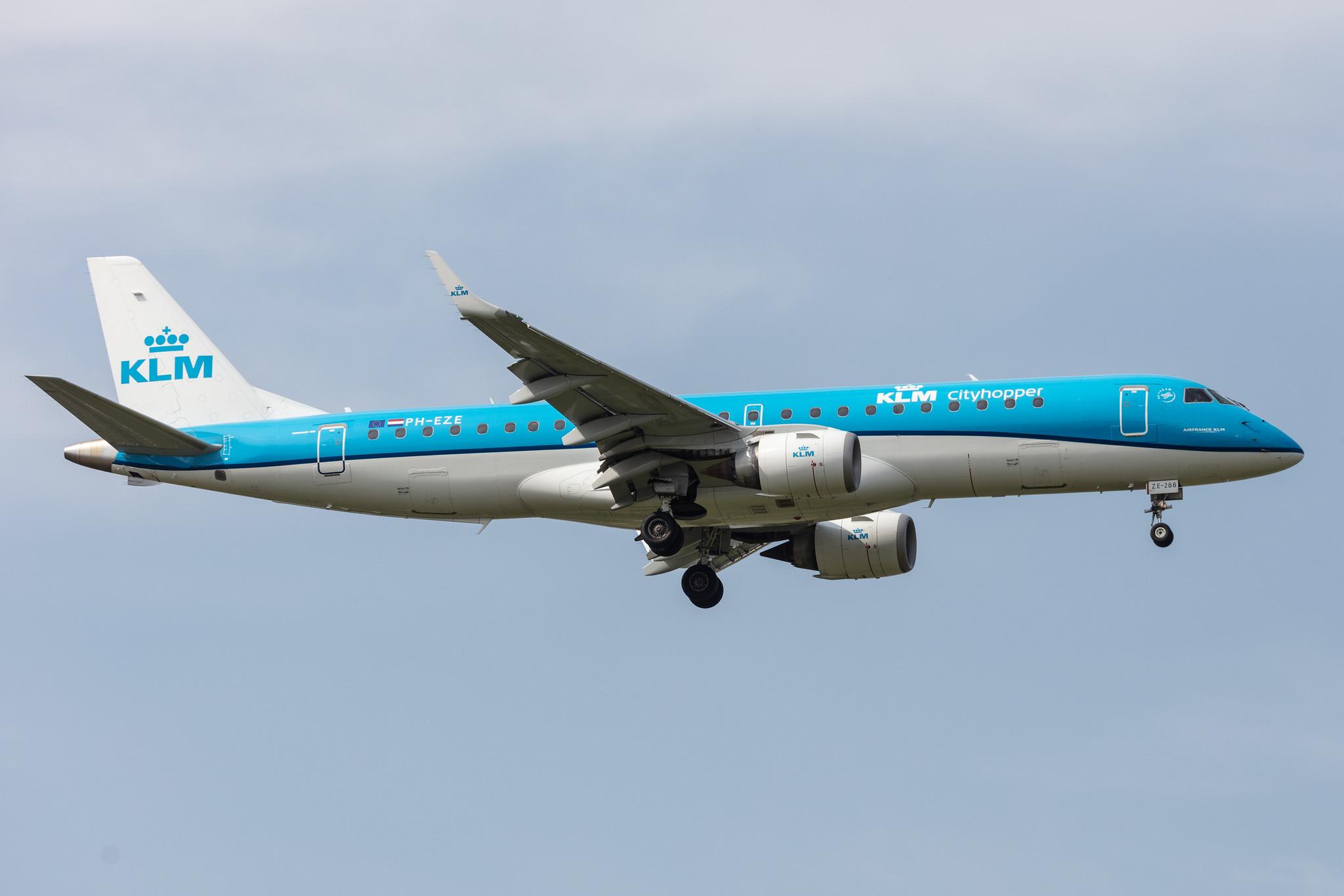 Amsterdam Schiphol: KLM (KL / KLM) | Operator: KLM Cityhopper |  Embraer E190STD E190 | PH-EZE | MSN 19000288