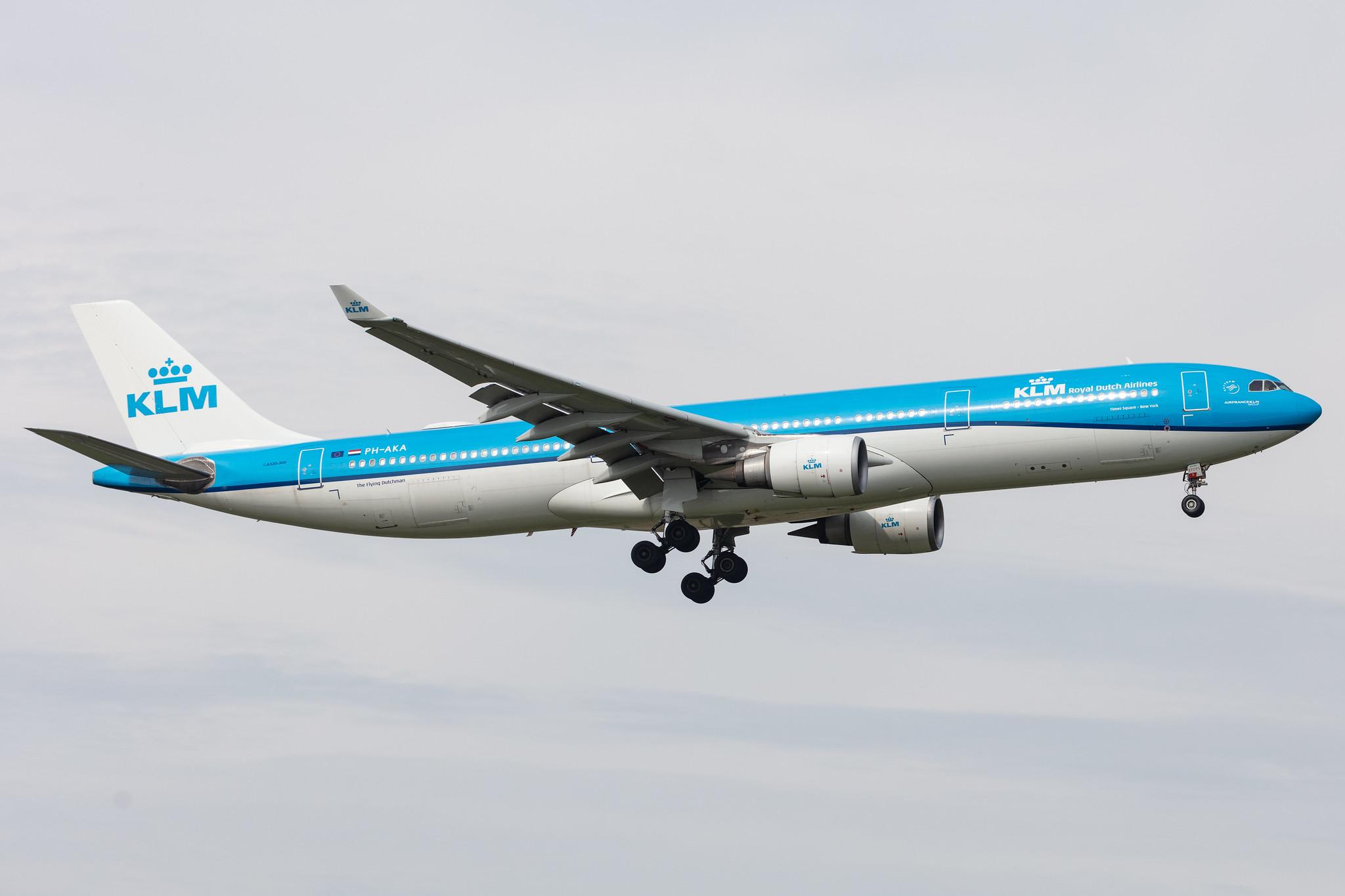 Amsterdam Schiphol: KLM (KL / KLM) |  Airbus A330-303 A333 | PH-AKA | MSN 1287