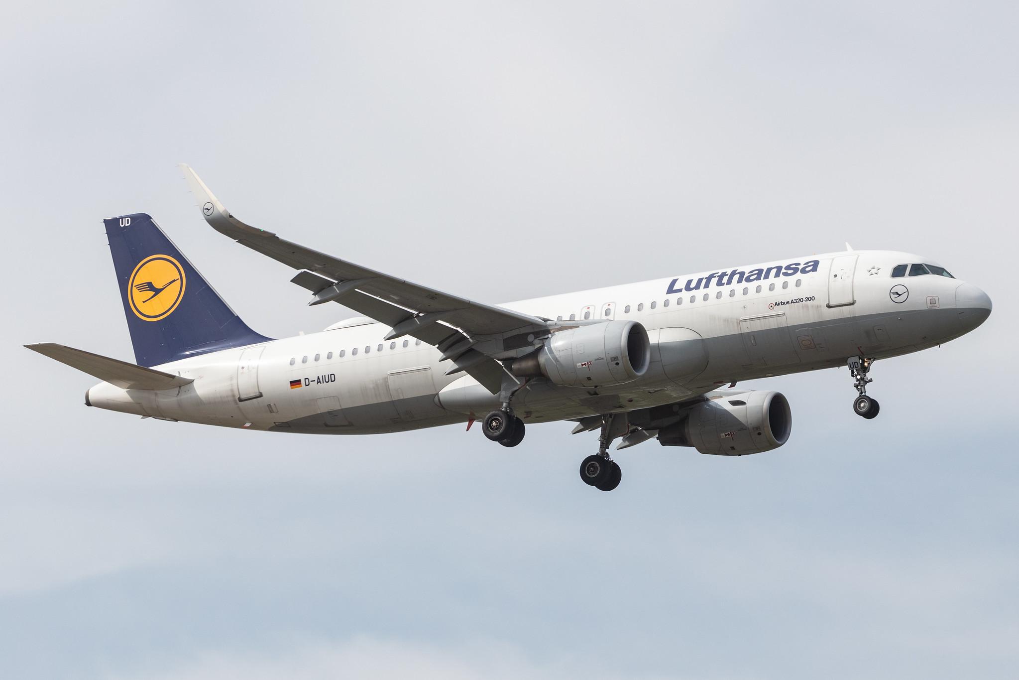 Amsterdam Schiphol: Lufthansa (LH / DLH) |  Airbus A320-214 A320 | D-AIUD | MSN 6033