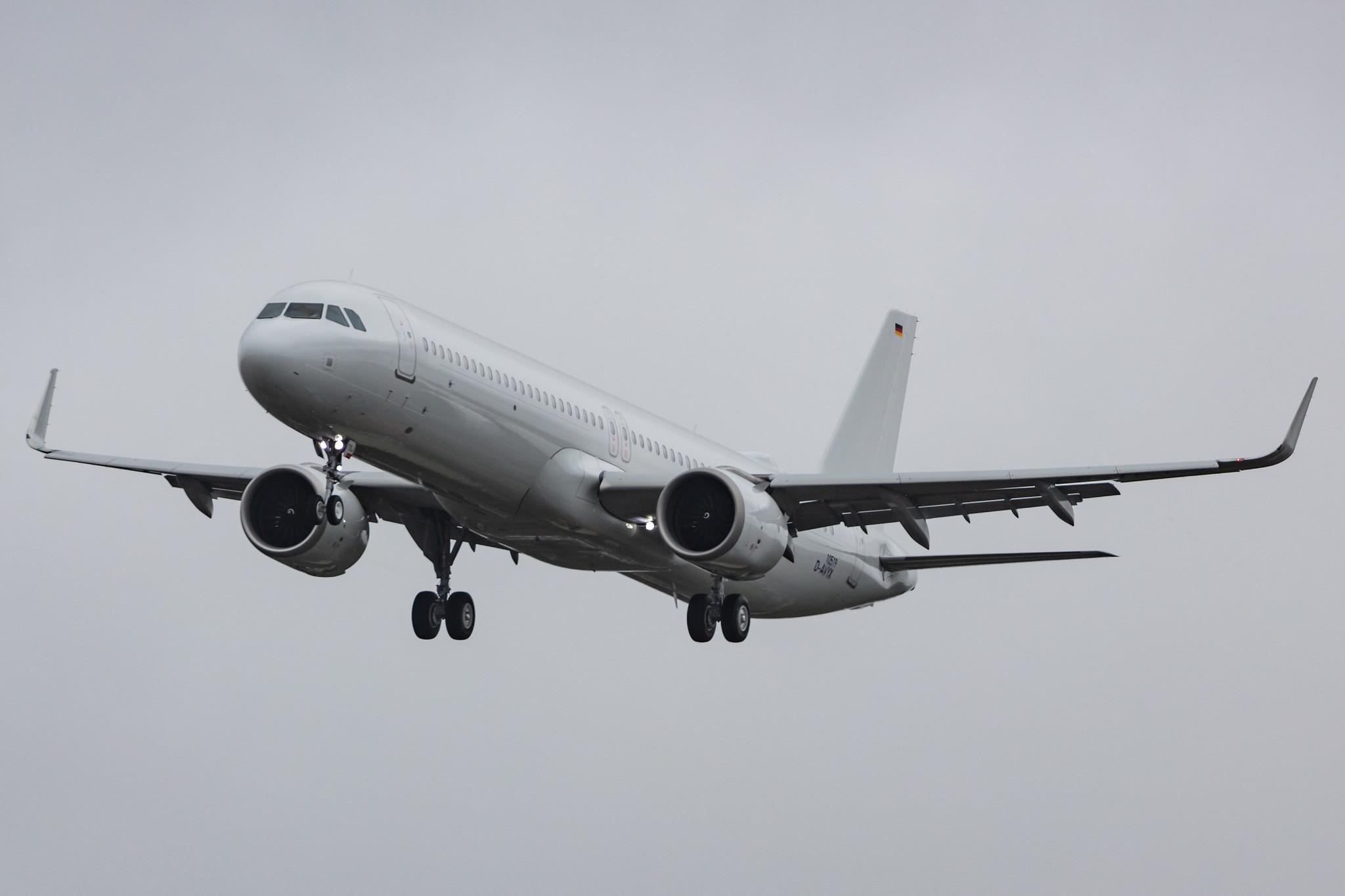 Hamburg Airport: Azores Airlines  (S4 / RZO) |  Airbus A321-253NX A21N | D-AVYX | MSN 10519
