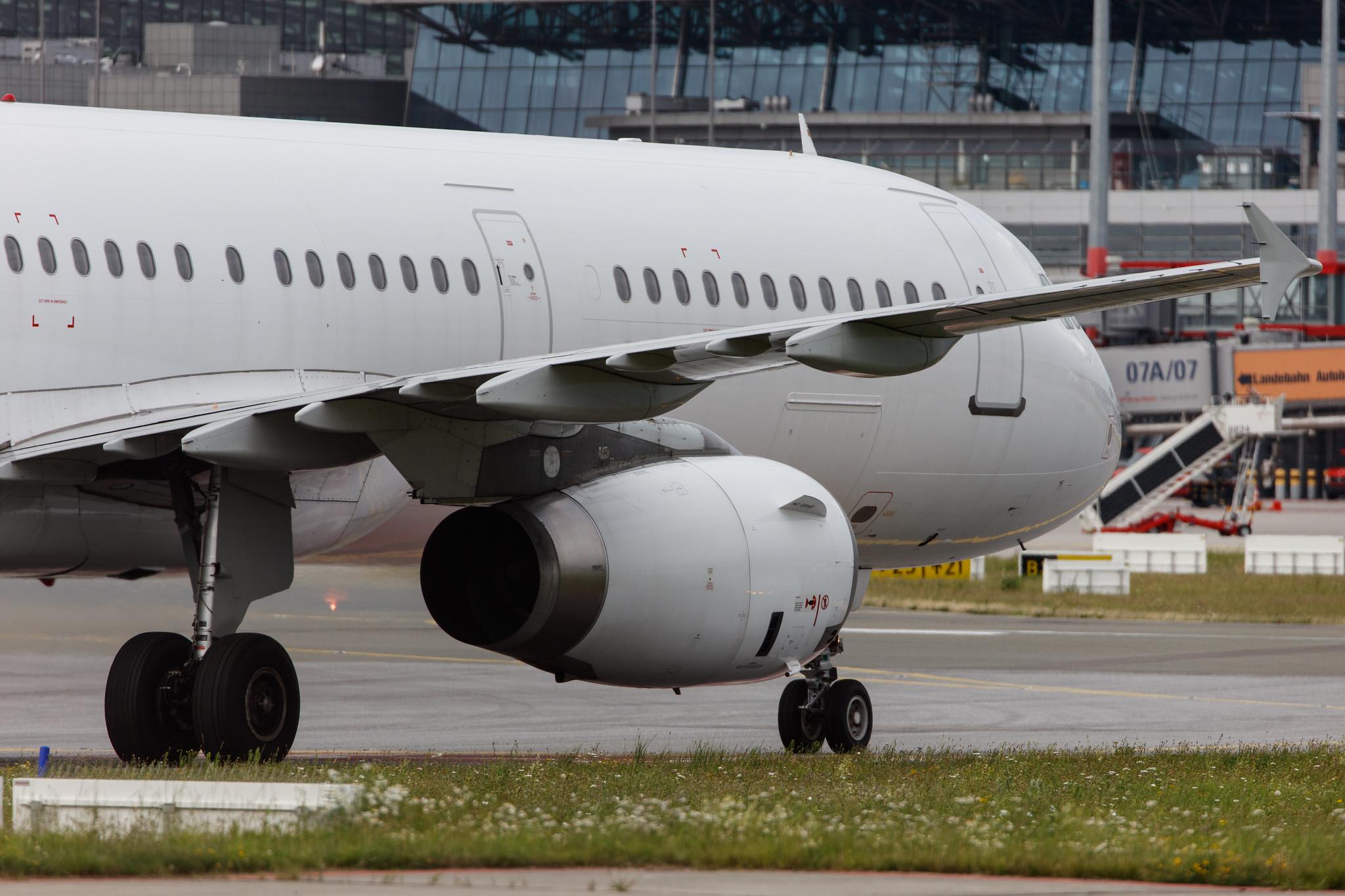 Hamburg Airport: Danish Air Transport (DX / DTR) | Operator: DAT |  Airbus A321-231 A321 | OY-RUU | MSN 0878
