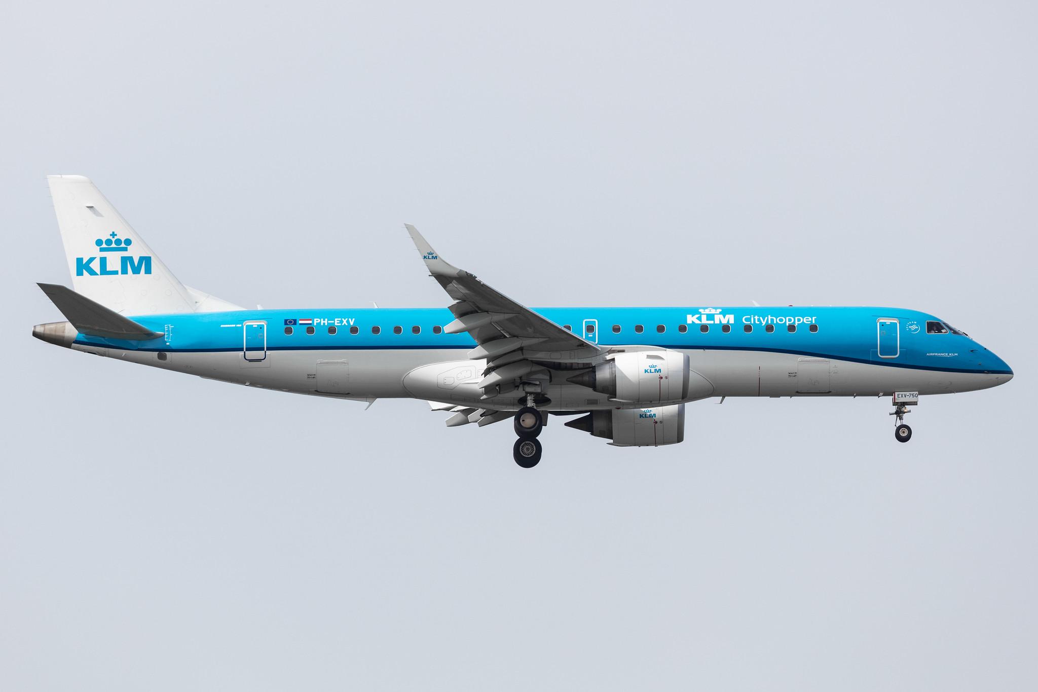 Amsterdam Schiphol: KLM (KL / KLM) | Operator: KLM Cityhopper |  Embraer E190STD E190 | PH-EXV | MSN 19000750
