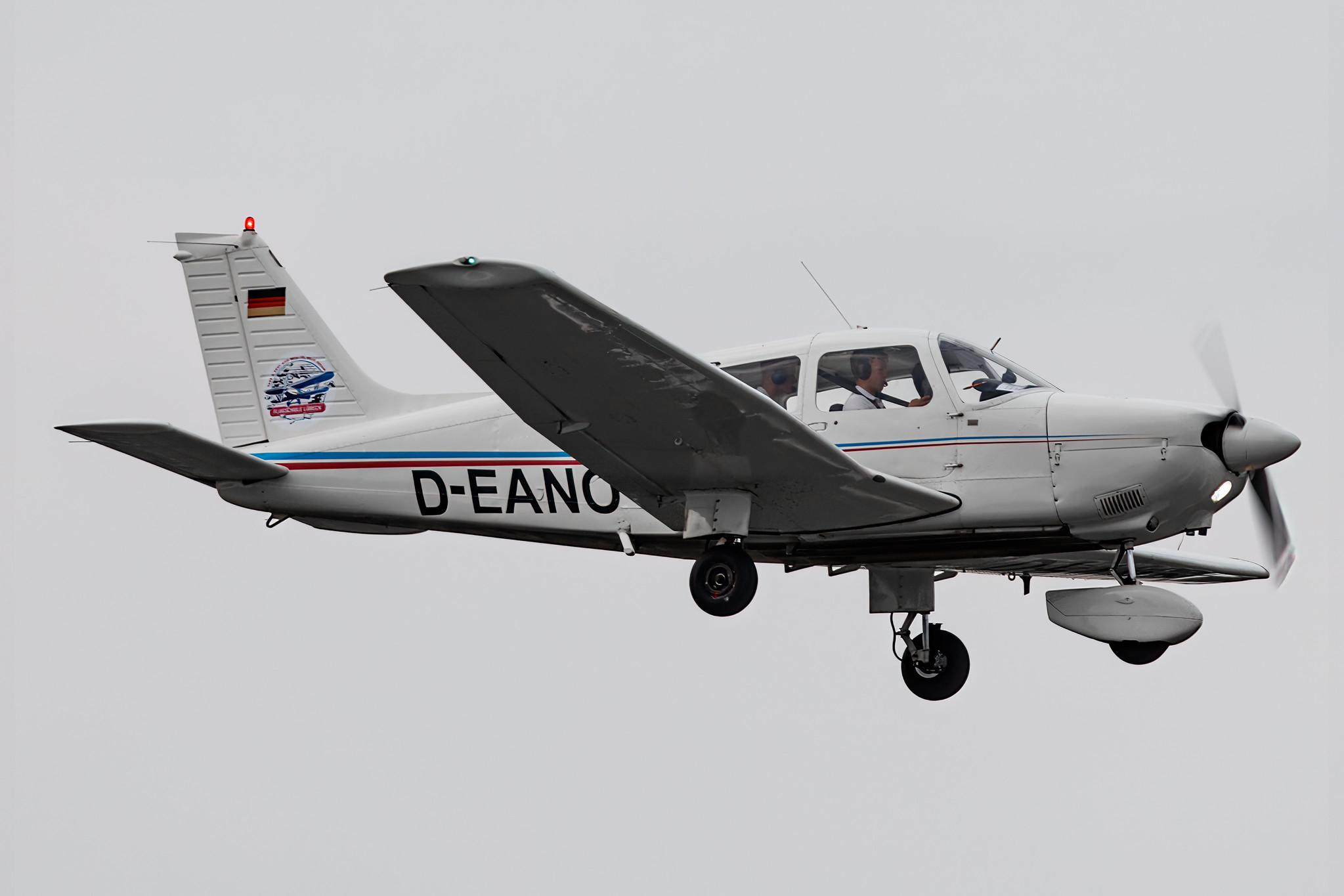 Hamburg Airport: Private owner |  Piper PA-28-181 P28A | D-EANO | MSN 28-7890433