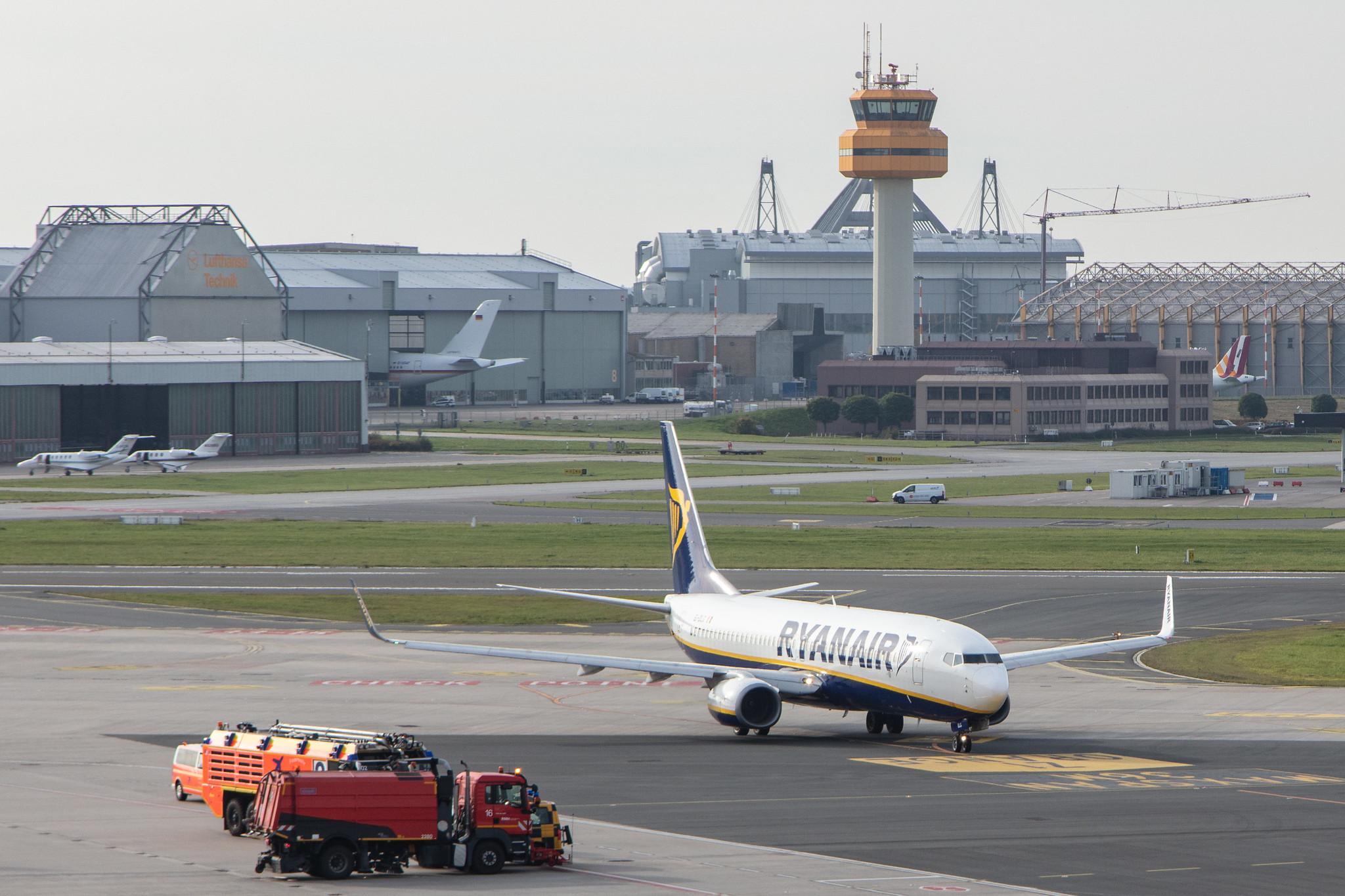 Hamburg Airport: Lufthansa (LH / DLH) |  Airbus A320-214 A320 | D-AIUE | MSN 6092