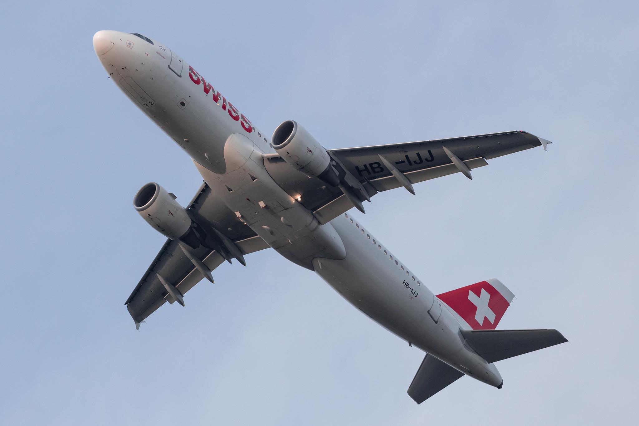 Hamburg Airport: Swiss (LX / SWR) |  Airbus A320-214 A320 | HB-IJJ | MSN 0585