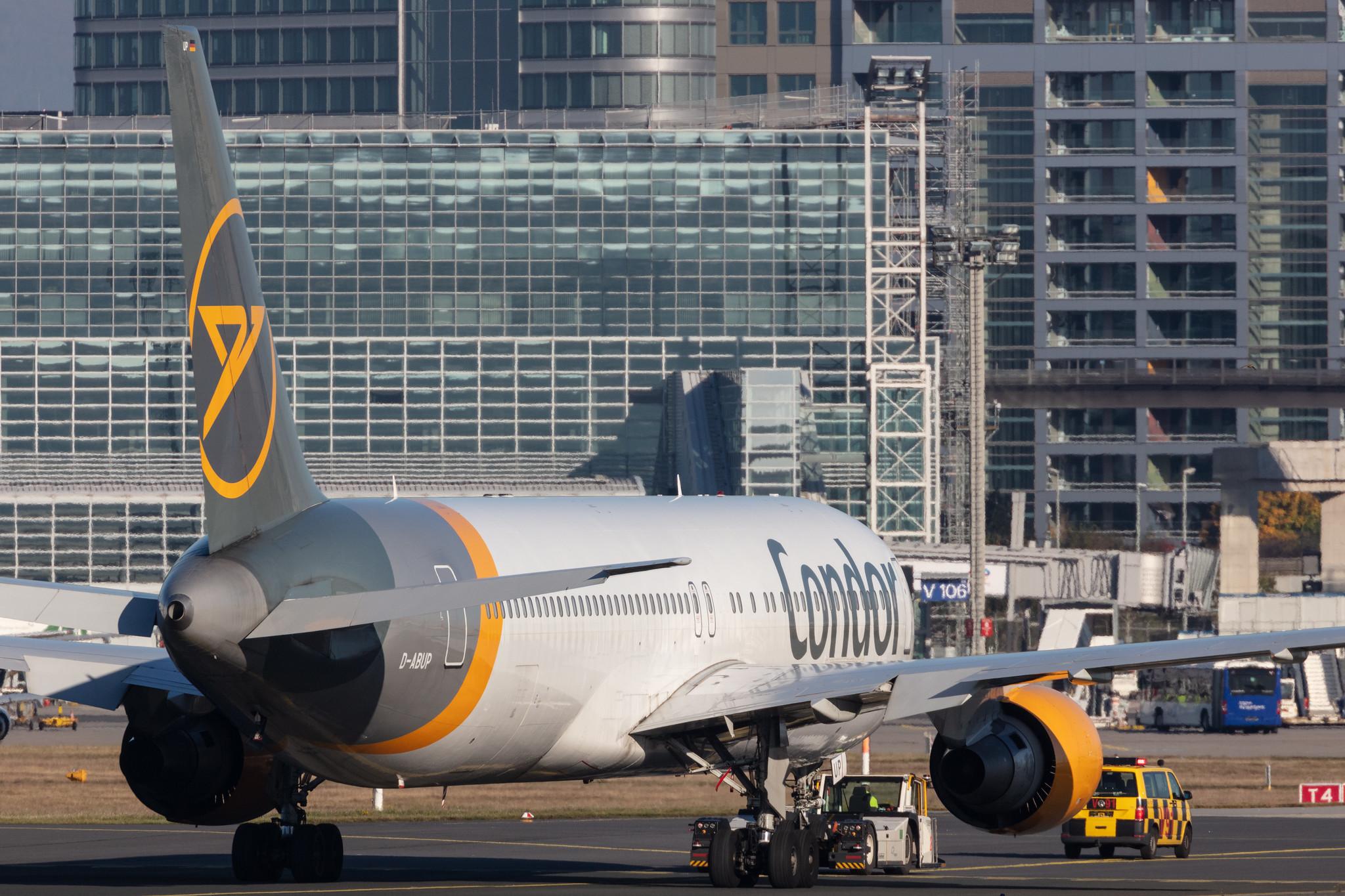 Frankfurt Airport: Condor (DE / CFG) |  Boeing 767-3Q8(ER) B763 | D-ABUP | MSN 30048