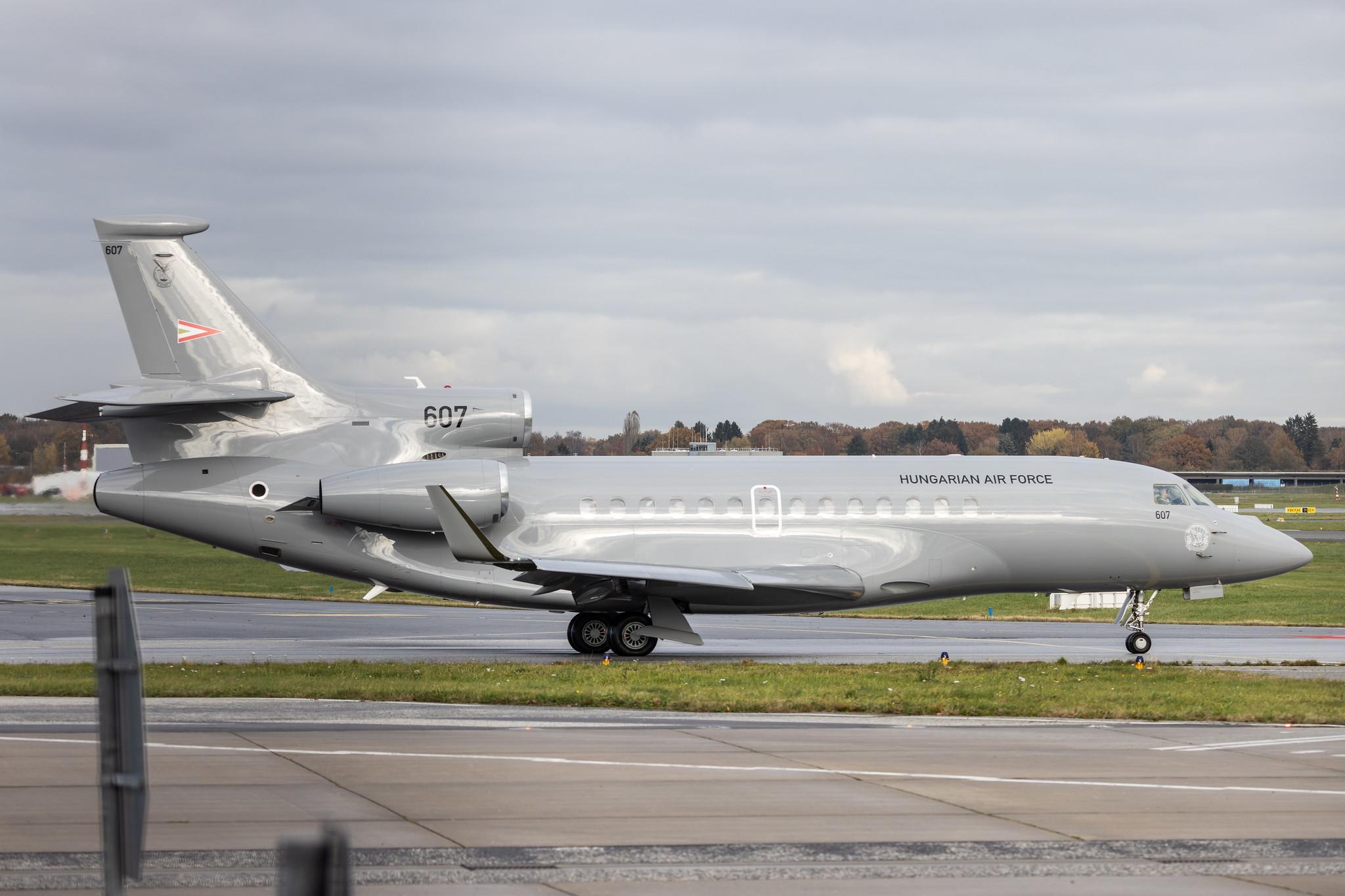 Hamburg Airport: Hungarian Air Force (/ HUF) |  Dassault Falcon 7X FA7X | 607 | MSN 21