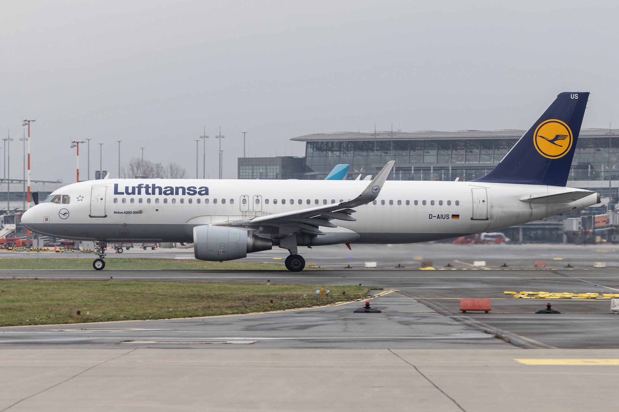 Hamburg Airport: Lufthansa (LH / DLH) |  Airbus A320-214 A320 | D-AIUS | MSN 7024