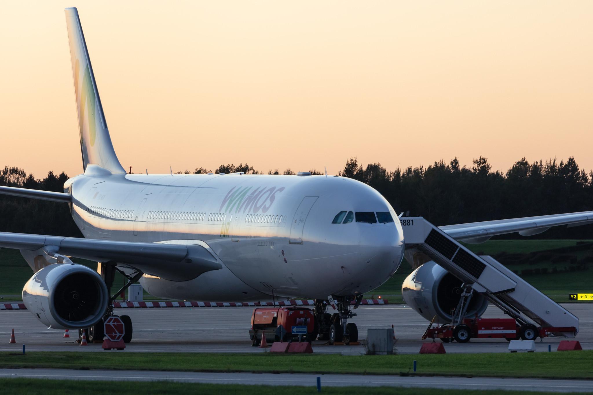Hamburg Airport: Wamos Air (EB / PLM) |  Airbus A330-243 A332 | EC-NCK | MSN 0840