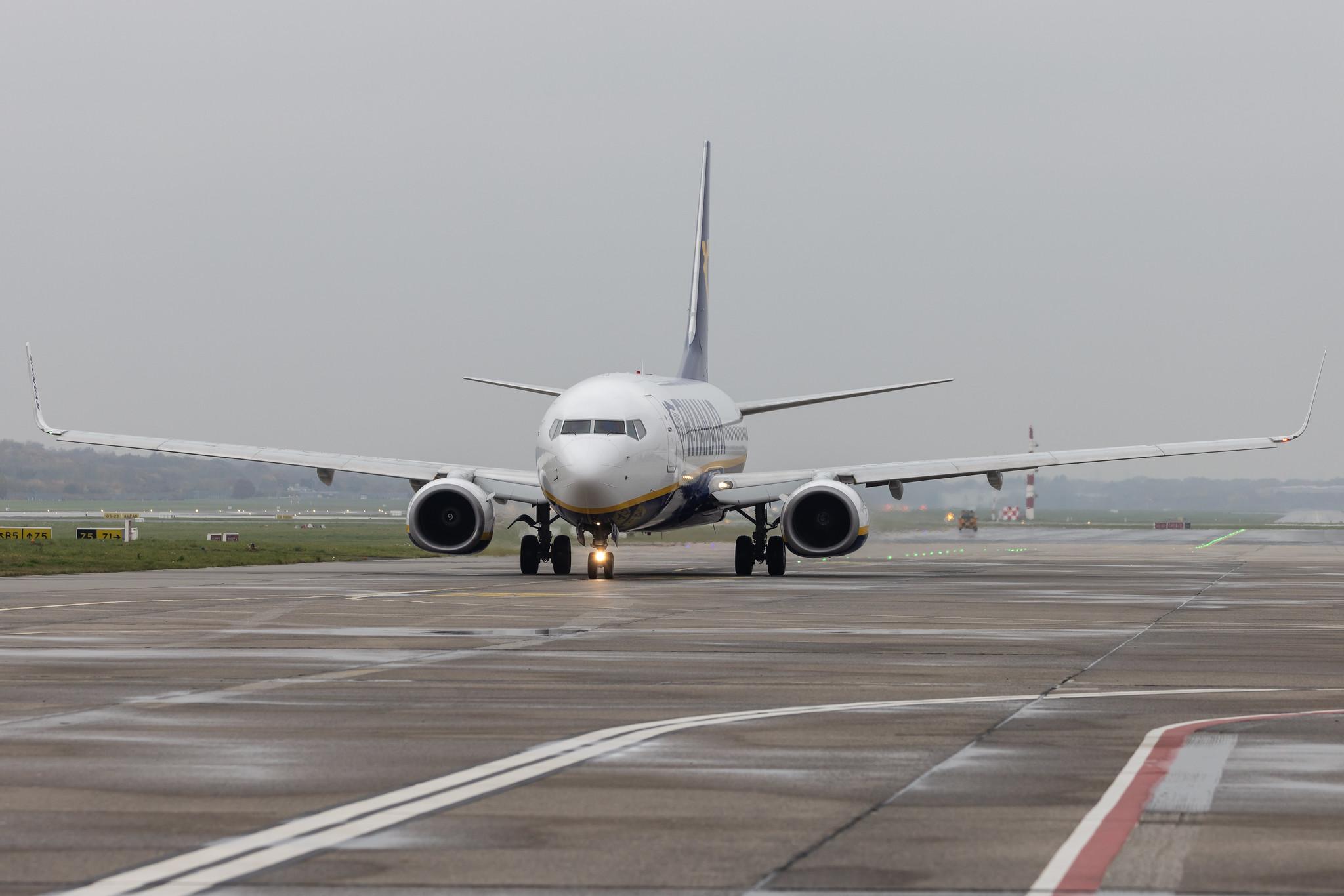 Hamburg Airport: Ryanair (FR / RYR) |  Boeing 737-8AS B738 | EI-DHT | MSN 33581