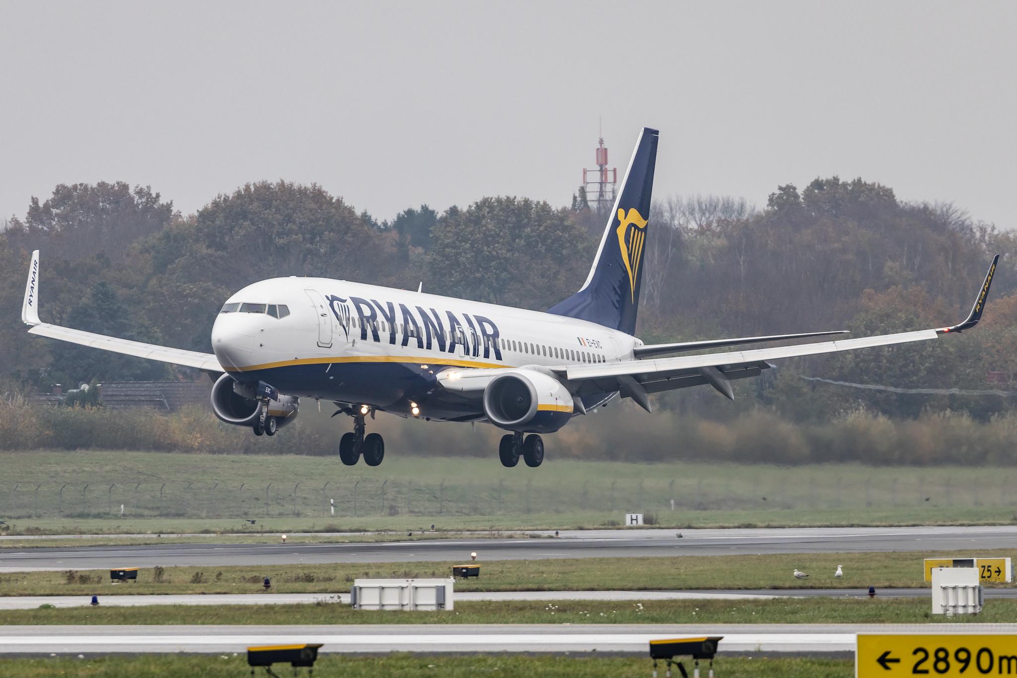 Hamburg Airport: Ryanair (FR / RYR) |  Boeing 737-8AS B738 | EI-EVC | MSN 40286