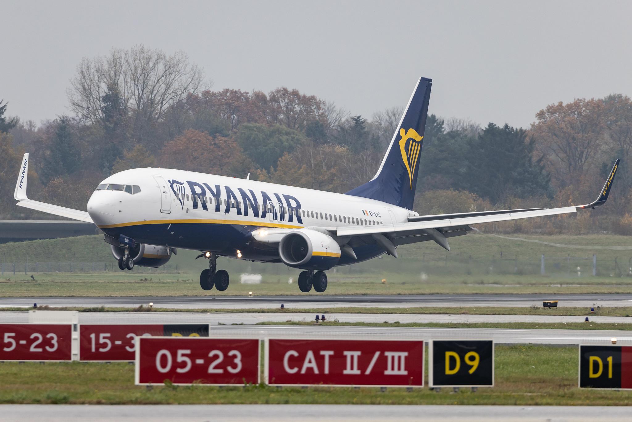 Hamburg Airport: Ryanair (FR / RYR) |  Boeing 737-8AS B738 | EI-EVC | MSN 40286
