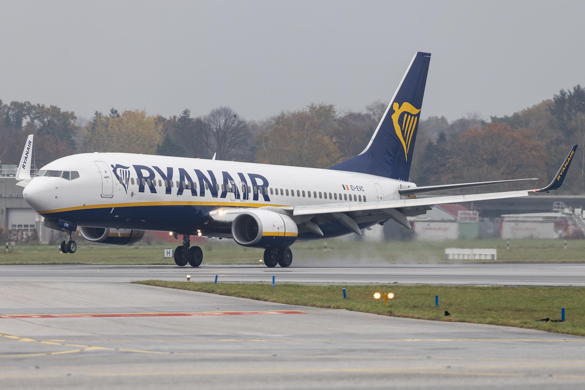 Hamburg Airport: Ryanair (FR / RYR) |  Boeing 737-8AS B738 | EI-EVC | MSN 40286
