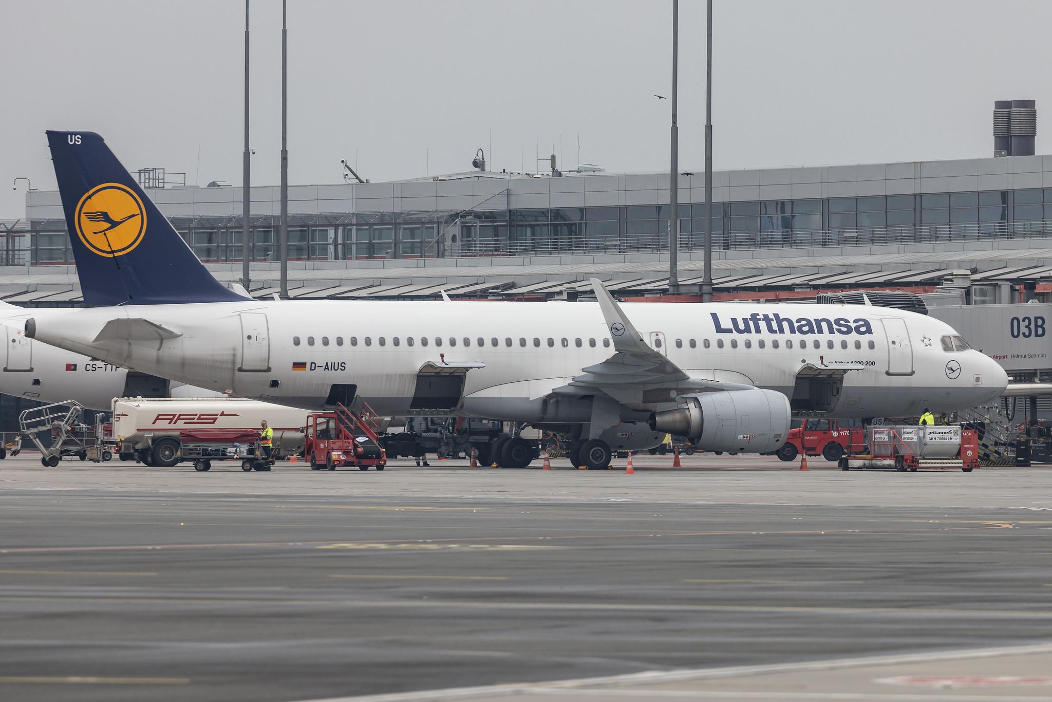 Hamburg Airport: Lufthansa (LH / DLH) |  Airbus A320-214 A320 | D-AIUS | MSN 7024