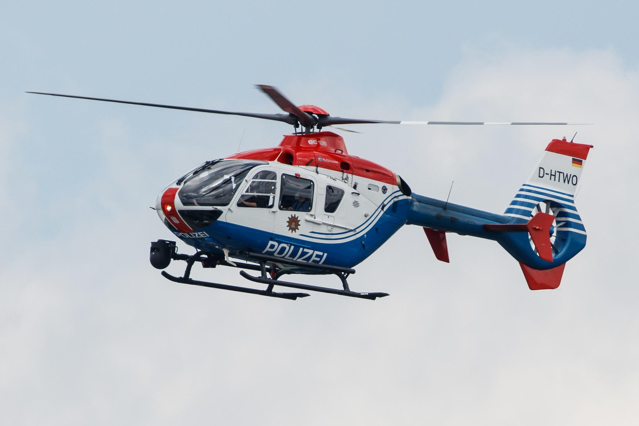 Hamburg Airport: Polizei Hamburg |  Airbus Helicopters H135 EC35 | D-HTWO | MSN 0343