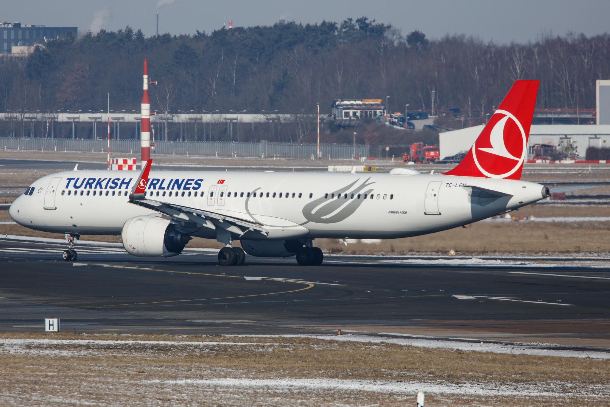 Hamburg Airport: Turkish Airlines (TK / THY) |  Airbus A321-271NX A21N | TC-LSN | MSN 09076