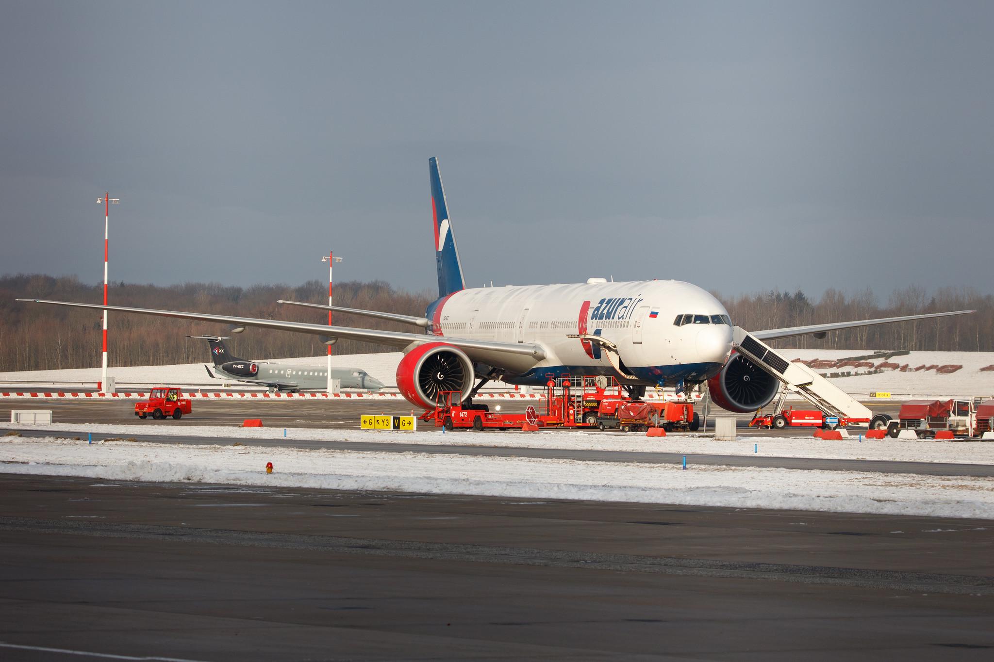Hamburg Airport: Azur Air (ZF / AZV) |  Boeing 777-31H(ER) B77W | VQ-BZC | MSN 32729