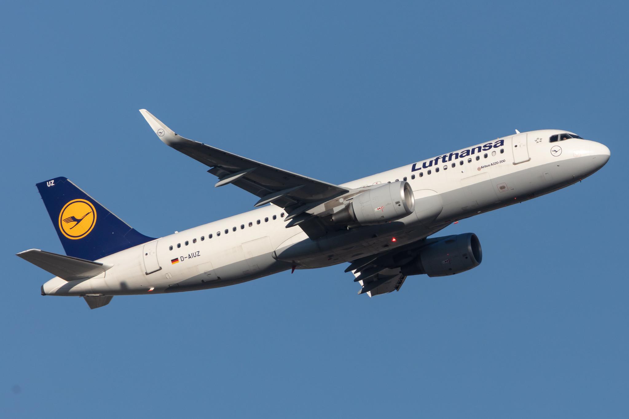 Frankfurt Airport: Lufthansa (LH / DLH) |  Airbus A320-214 A320 | D-AIUZ | MSN 7625